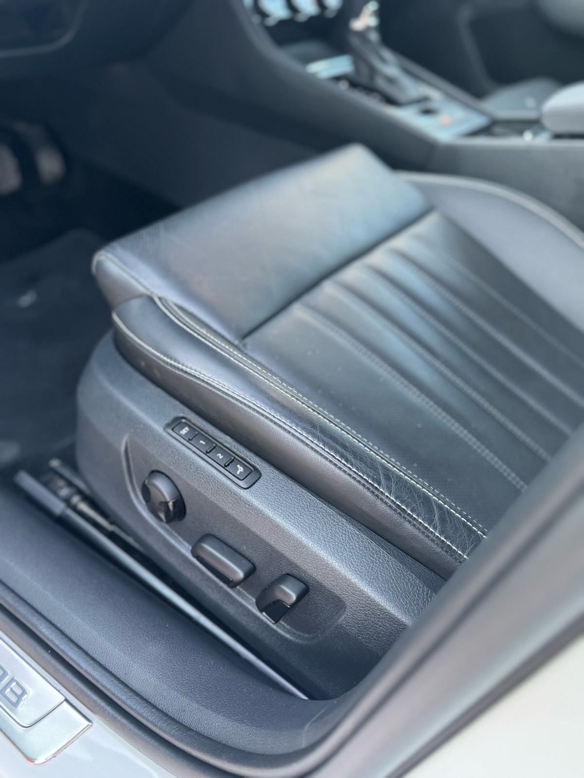 Škoda Superb Combi 2,0 TDI Premium Edition, fotografija 14