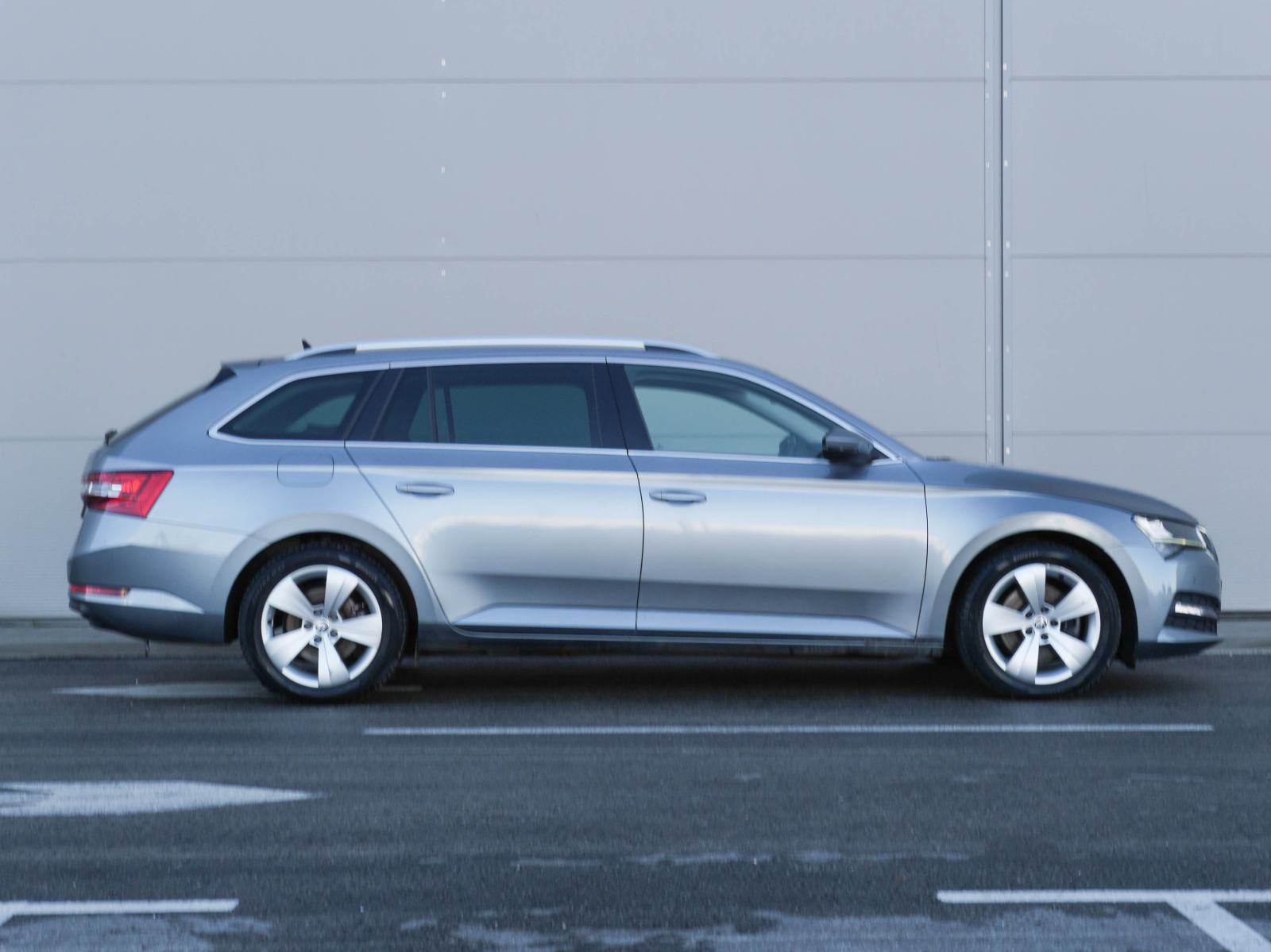 Škoda Superb Combi 2,0 TDI DSG ⭐AKCIJA - 2G. JAMSTVA + REGISTRACIJA⭐, fotografija 12