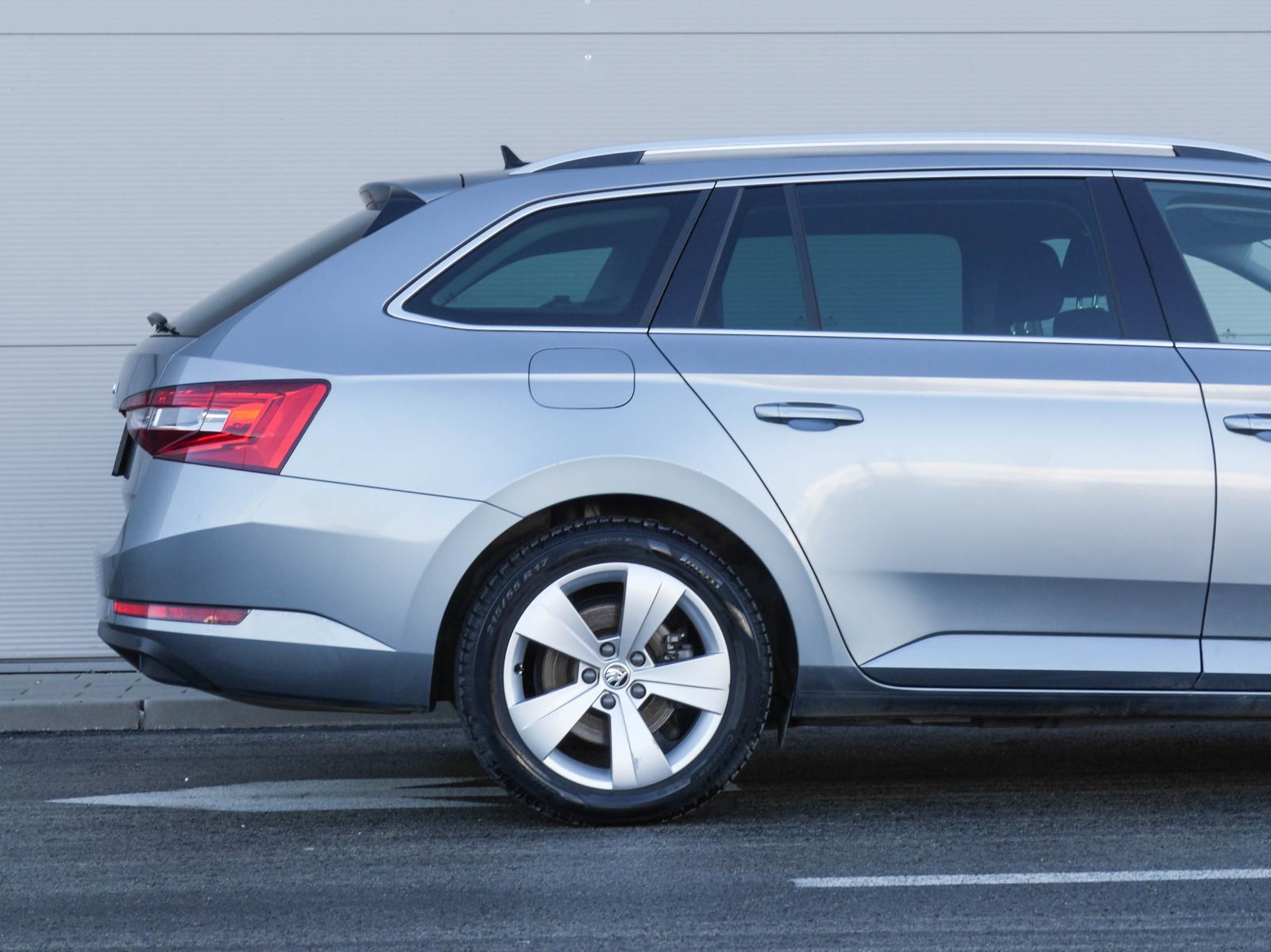 Škoda Superb Combi 2,0 TDI DSG ⭐AKCIJA - 2G. JAMSTVA + REGISTRACIJA⭐, fotografija 13
