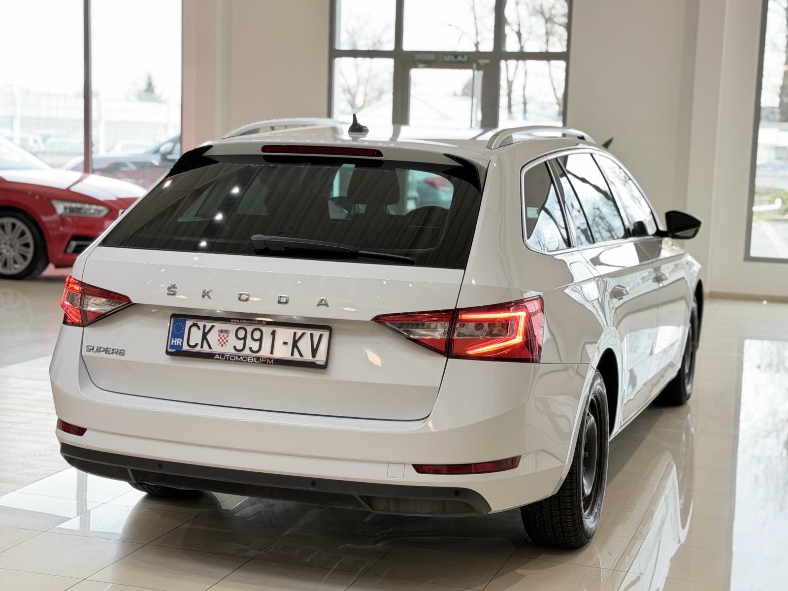 Škoda Superb Combi 2,0 TDI | DSG | 2022 | PDC | 17” |, fotografija 9