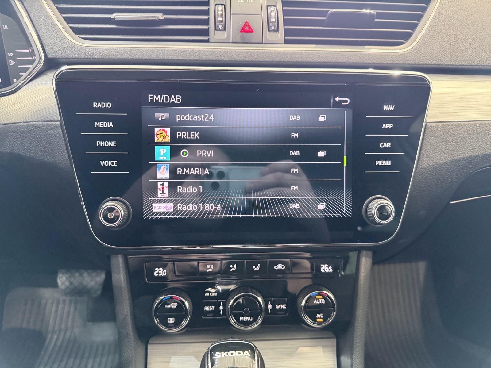 Škoda Superb Combi 2,0 TDI | DSG | 2022 | PDC | 17” |, fotografija 17