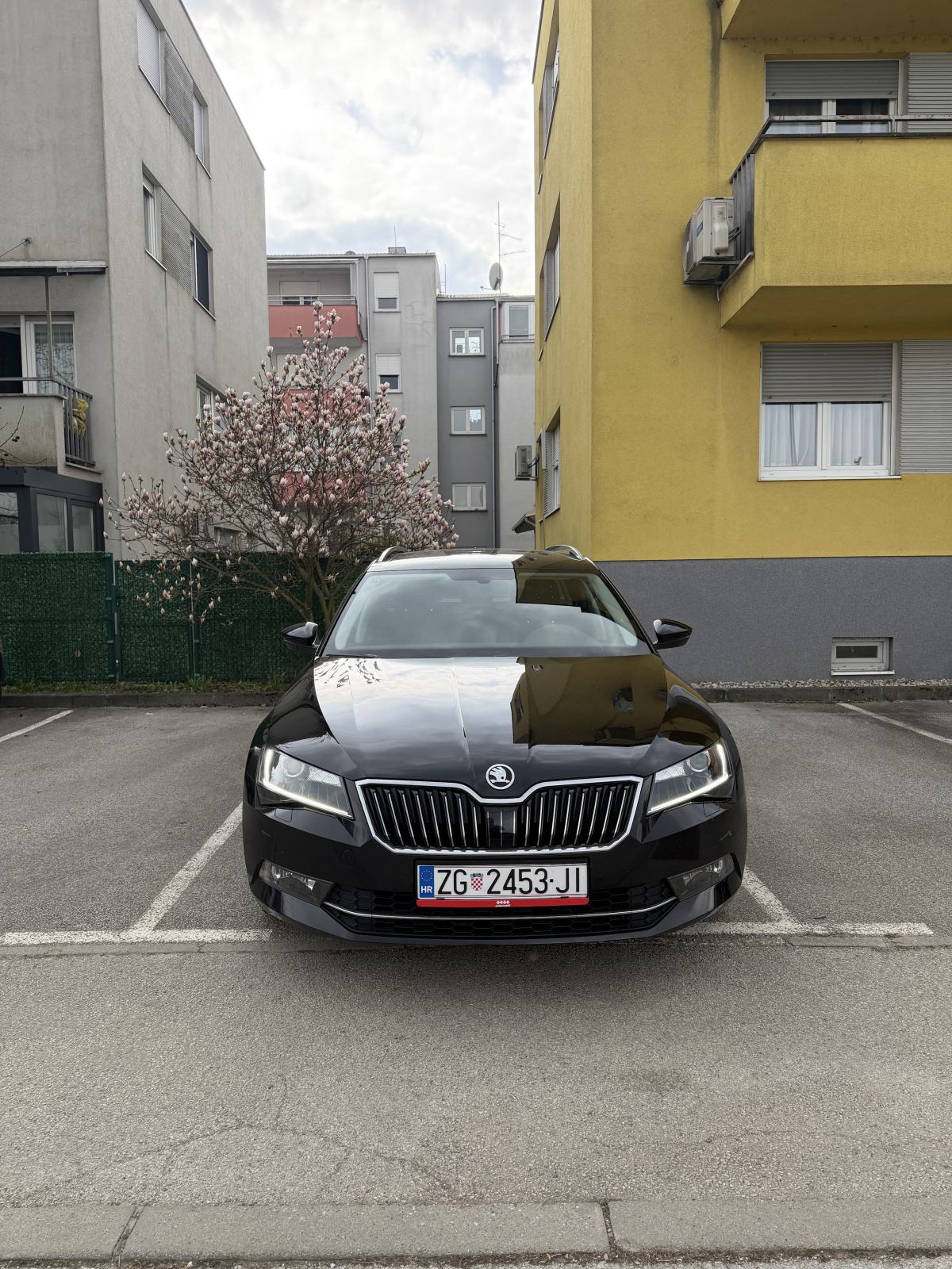 Škoda Superb Combi 2,0 TDI, fotografija 2