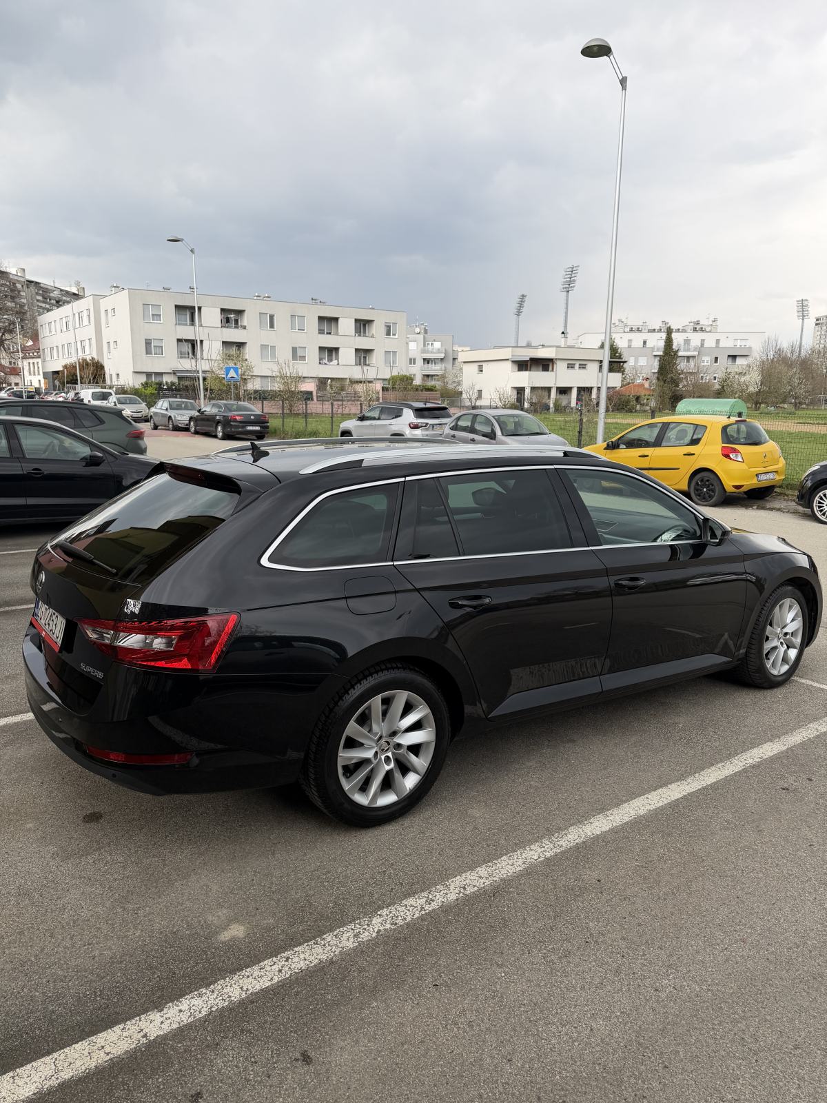 Škoda Superb Combi 2,0 TDI, fotografija 3