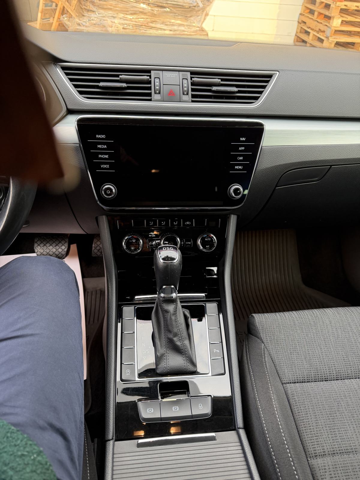 Škoda Superb Combi 2,0 TDI, fotografija 12