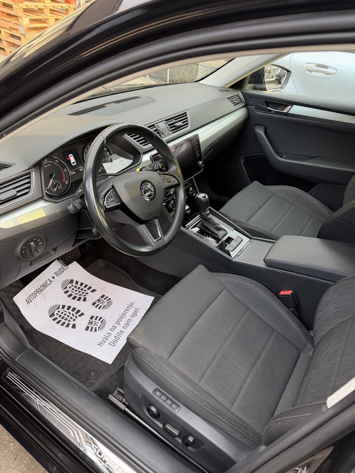Škoda Superb Combi 2,0 TDI, fotografija 13