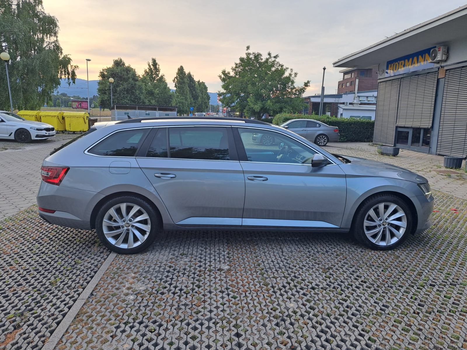 Škoda Superb Combi 2,0 TDI, fotografija 6