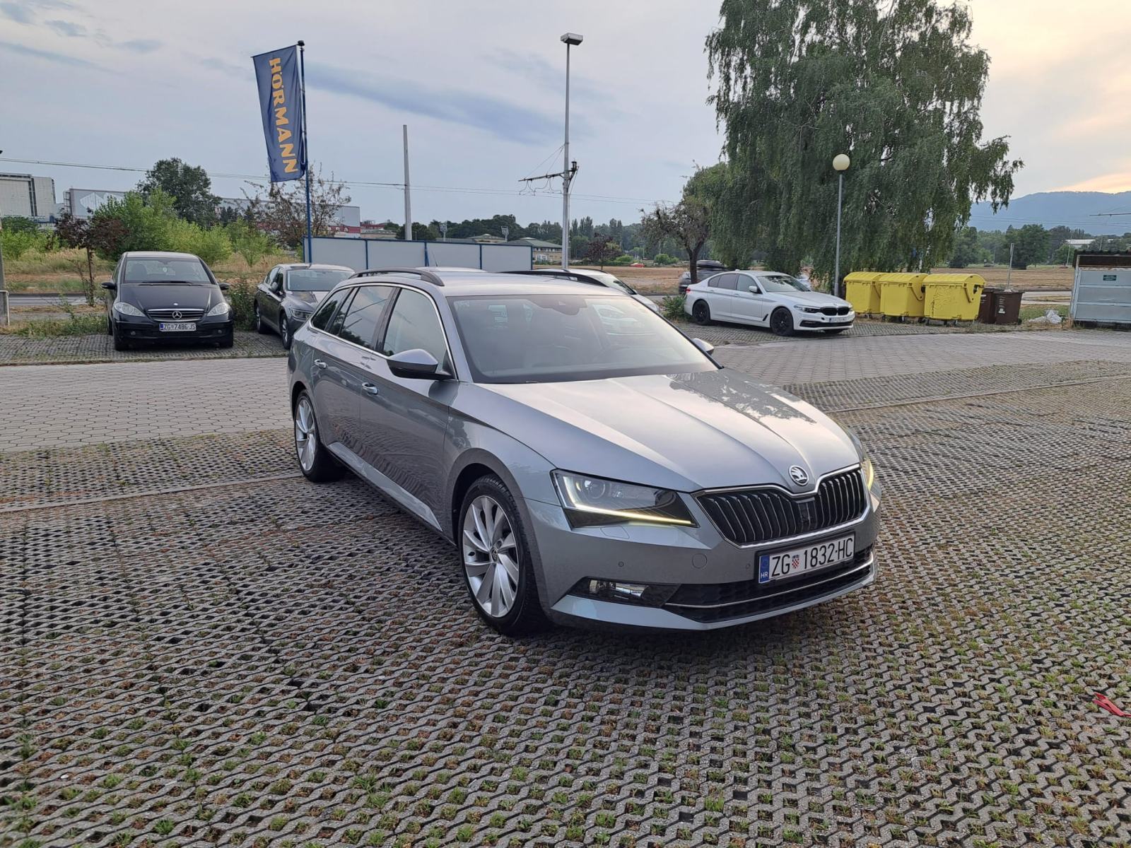 Škoda Superb Combi 2,0 TDI, fotografija 7