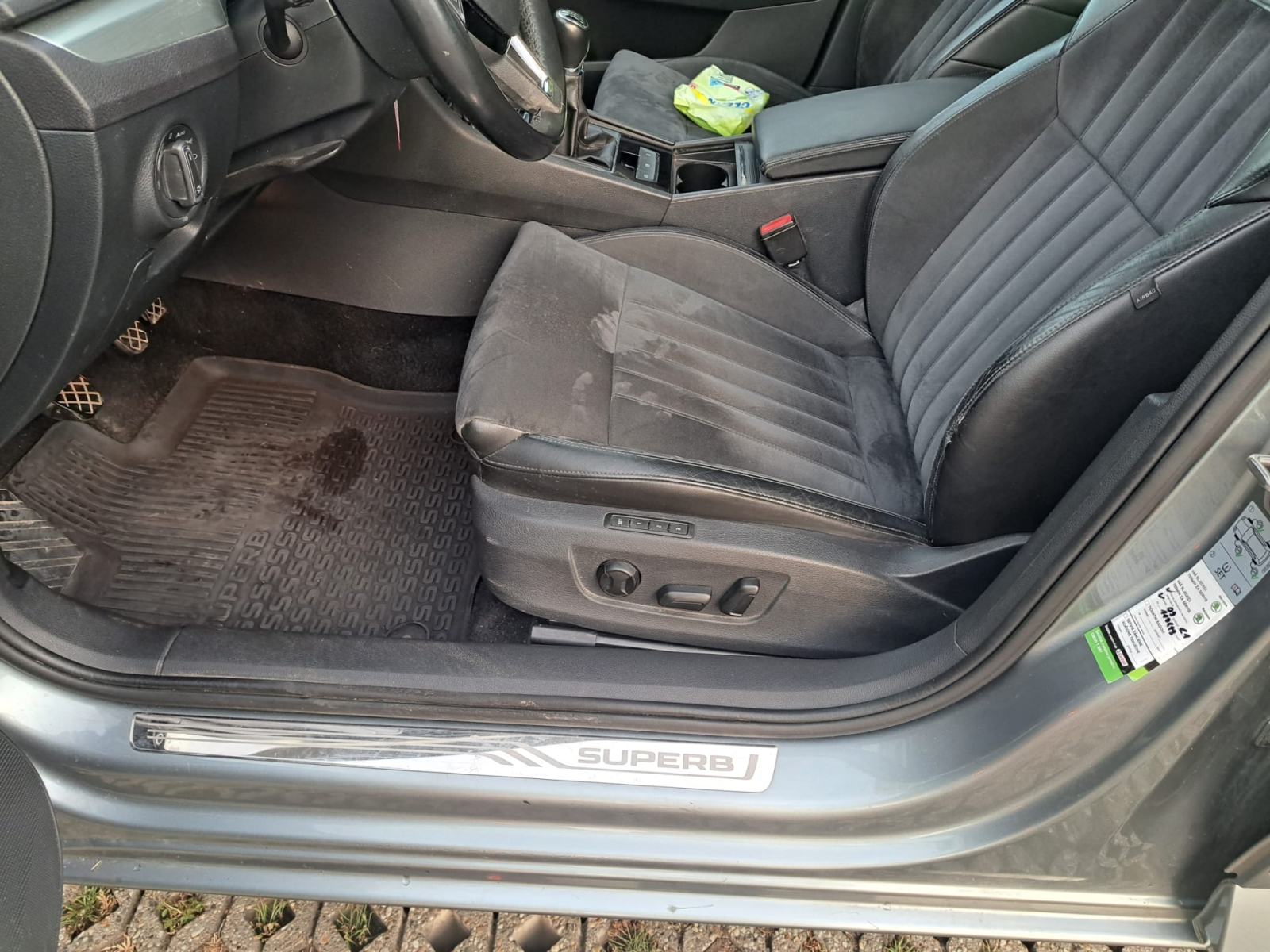 Škoda Superb Combi 2,0 TDI, fotografija 10