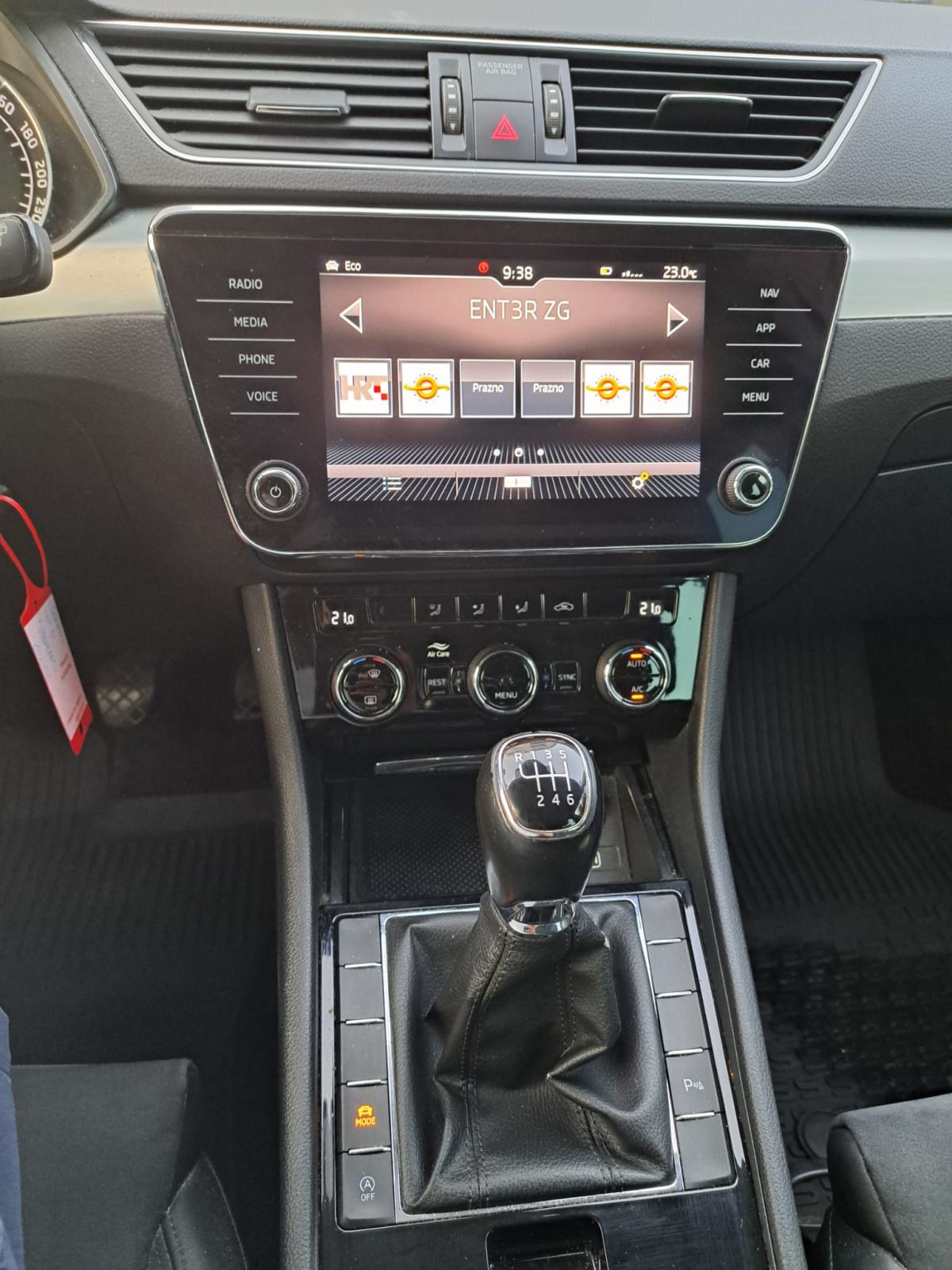 Škoda Superb Combi 2,0 TDI, fotografija 12