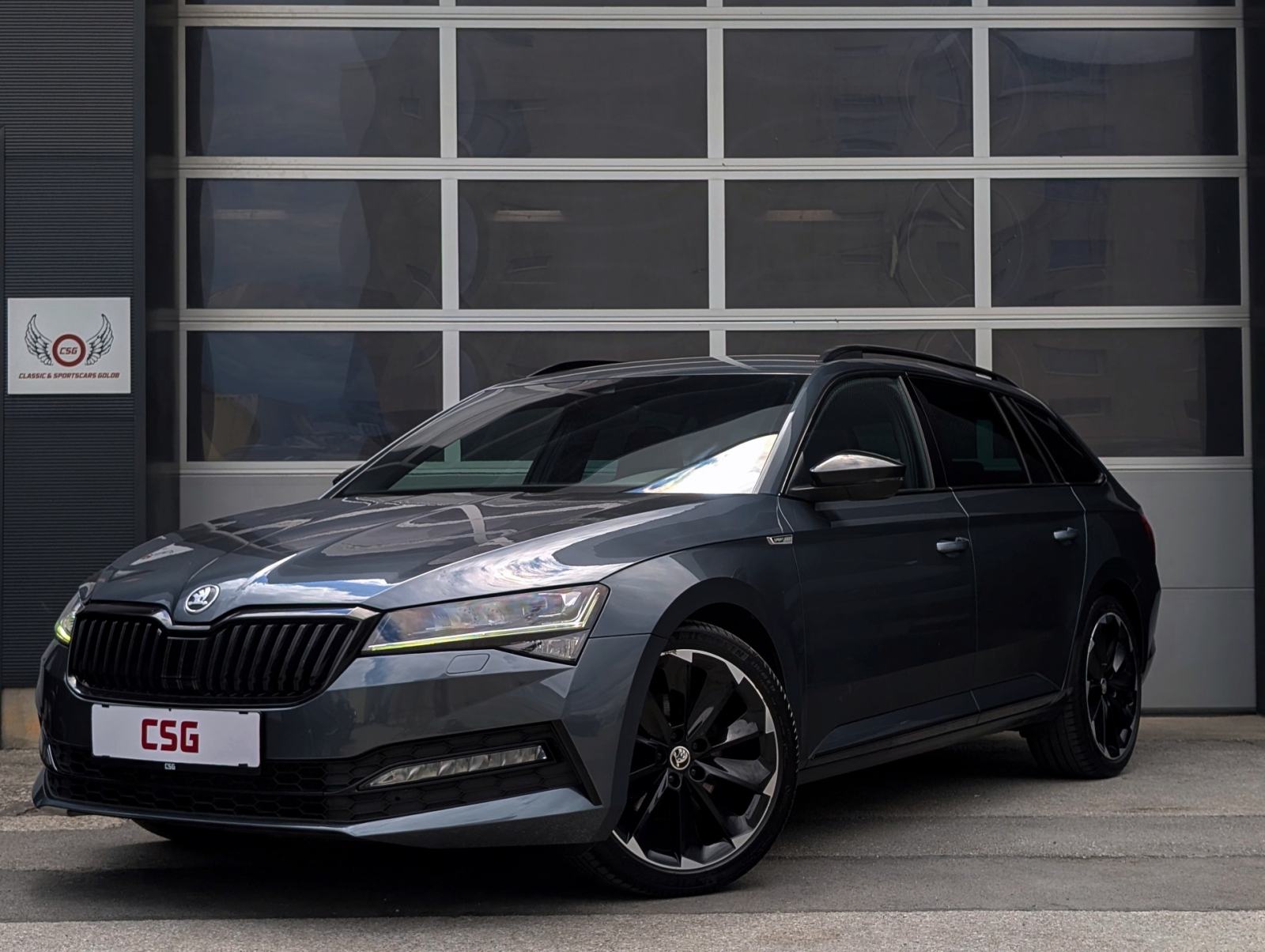 Škoda Superb Combi 2.0 TDI Sportline DSG, fotografija 3
