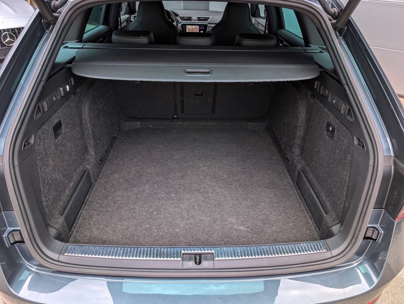 Škoda Superb Combi 2.0 TDI Sportline DSG, fotografija 14