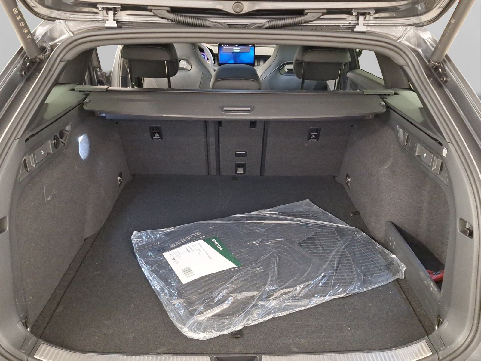 Škoda Superb Combi Sport.Plus 1.5 TSI DSG PHEV * DEMO VOZILO *, fotografija 20