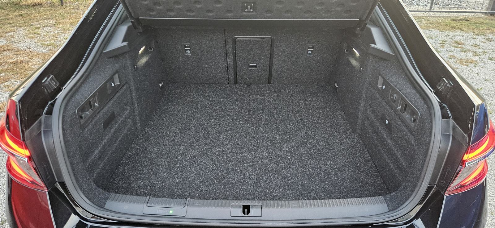 Škoda Superb, DSG 1.4 PHEV 160kWt, kamera 360°Laurin & Klement, fotografija 16