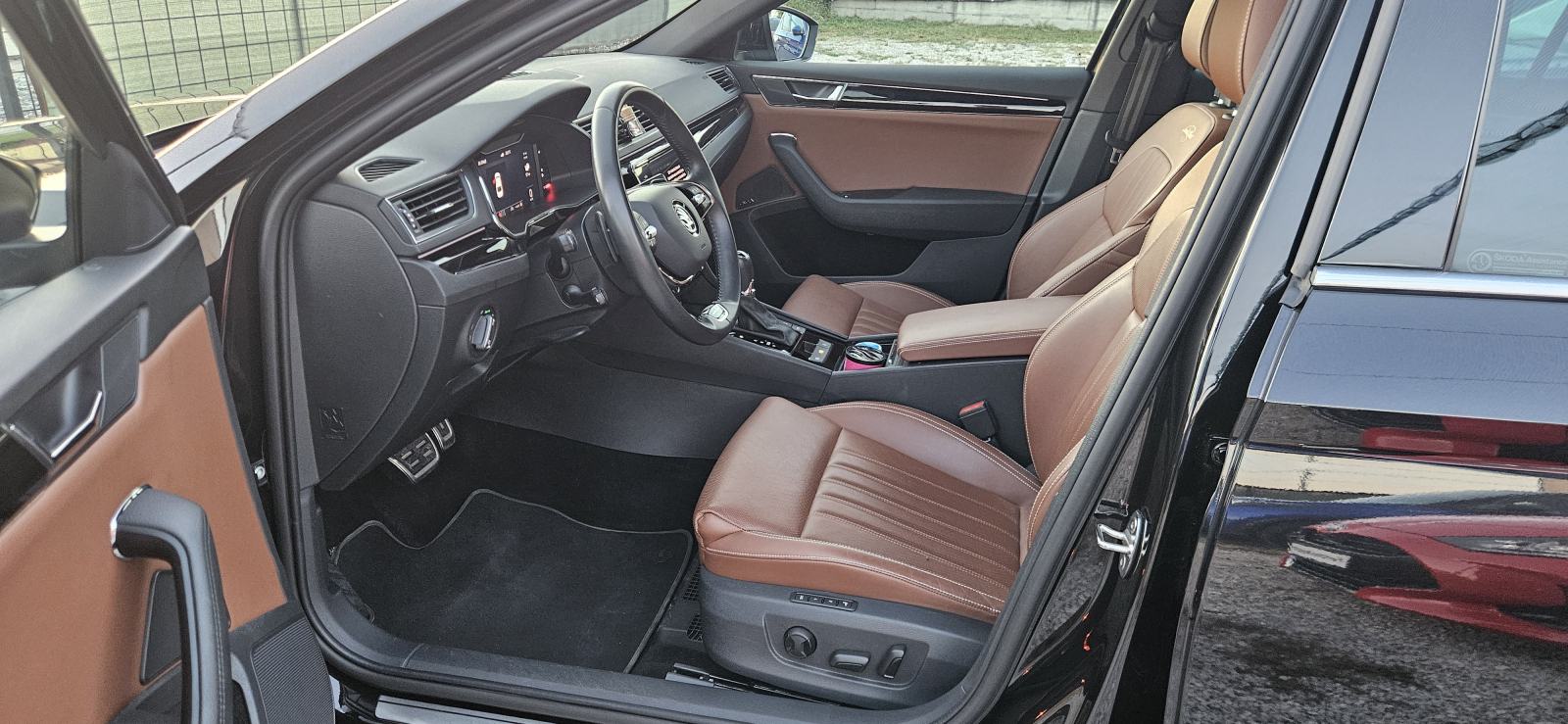 Škoda Superb, DSG 1.4 PHEV 160kWt, kamera 360°Laurin & Klement, fotografija 12