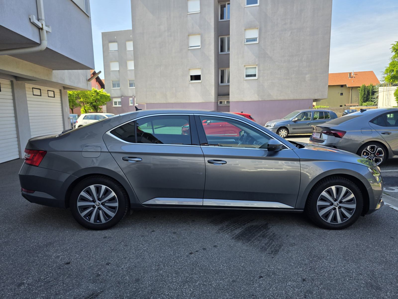 Škoda Superb iV Plag-in hybrid DSG HR-auto 2022g reg 5.2027g, fotografija 3