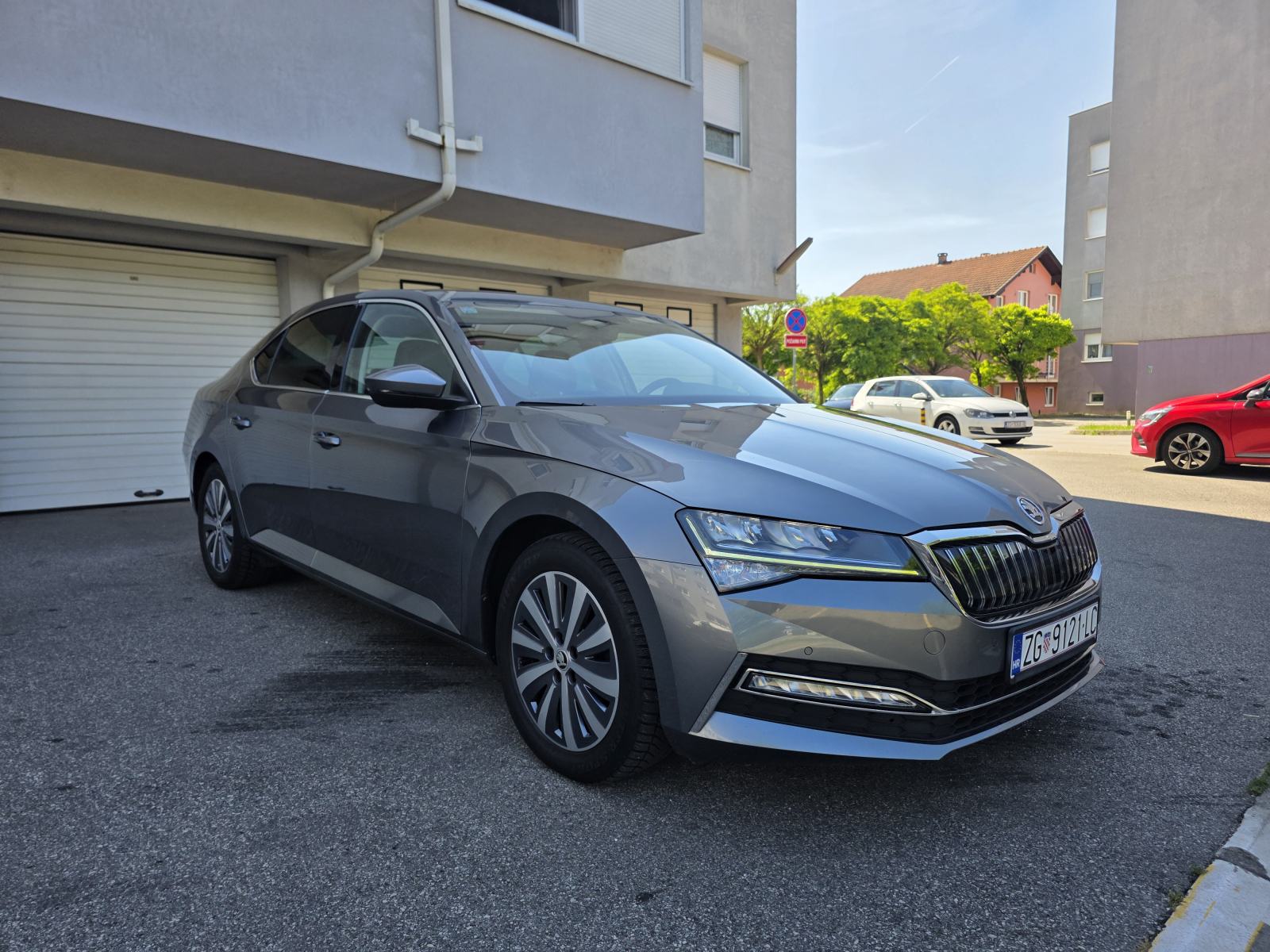 Škoda Superb iV Plag-in hybrid DSG HR-auto 2022g reg 5.2027g, fotografija 9