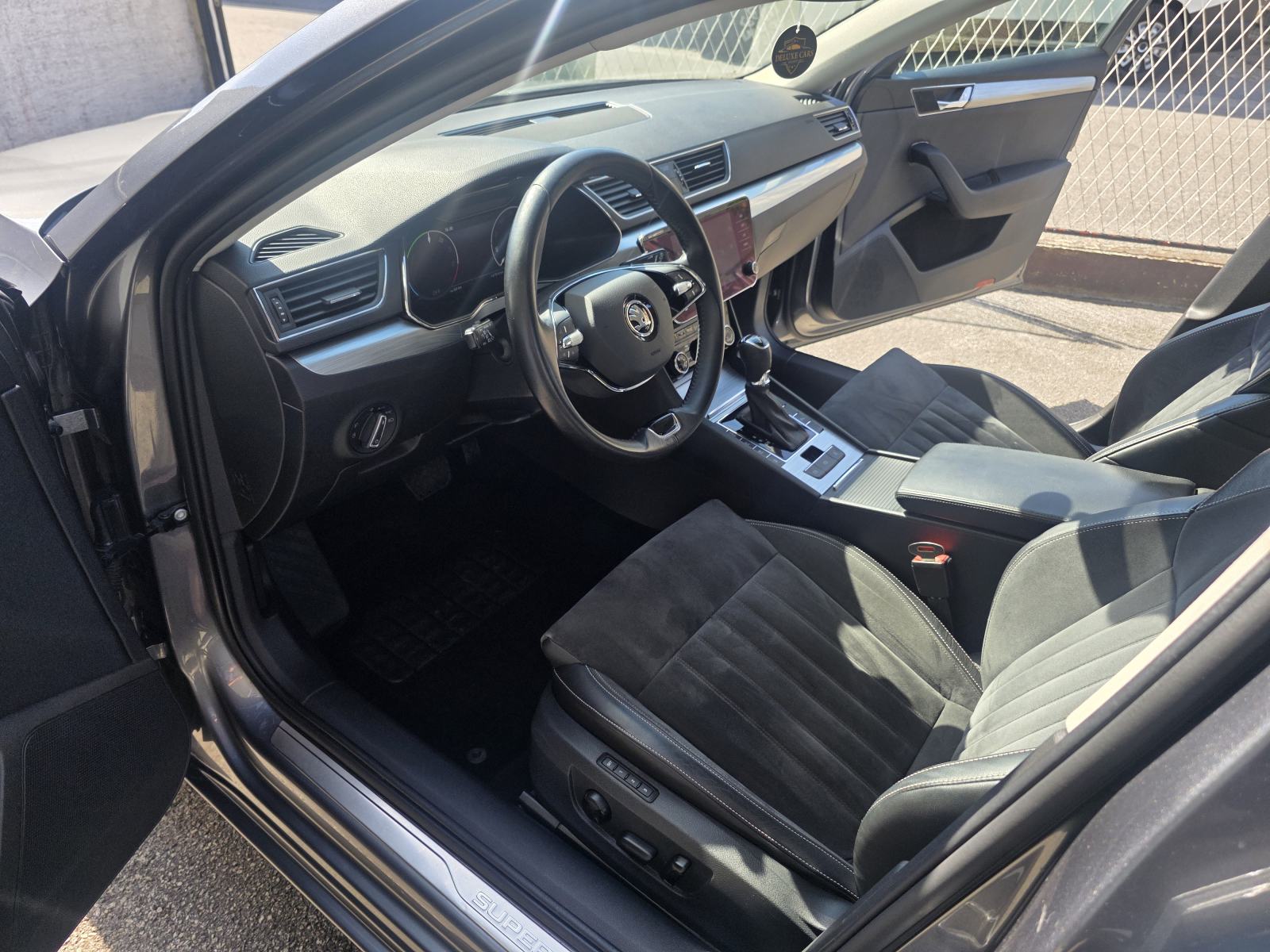 Škoda Superb iV Plag-in hybrid DSG HR-auto 2022g reg 5.2027g, fotografija 14