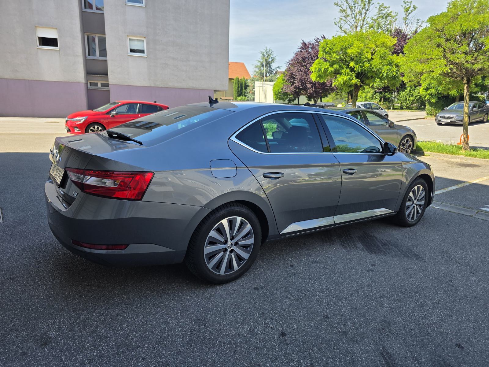 Škoda Superb iV Plag-in hybrid DSG HR-auto 2022g reg 5.2027g, fotografija 6