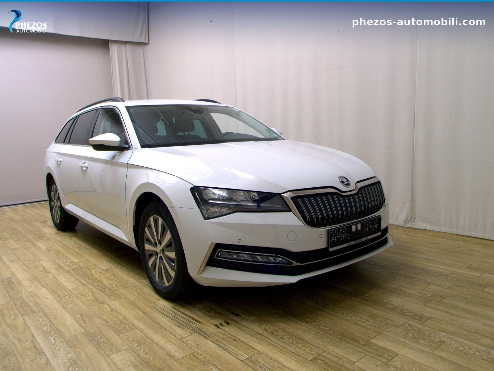 Škoda Superb Kombi 1.4 TSI iV Ambition, fotografija 3