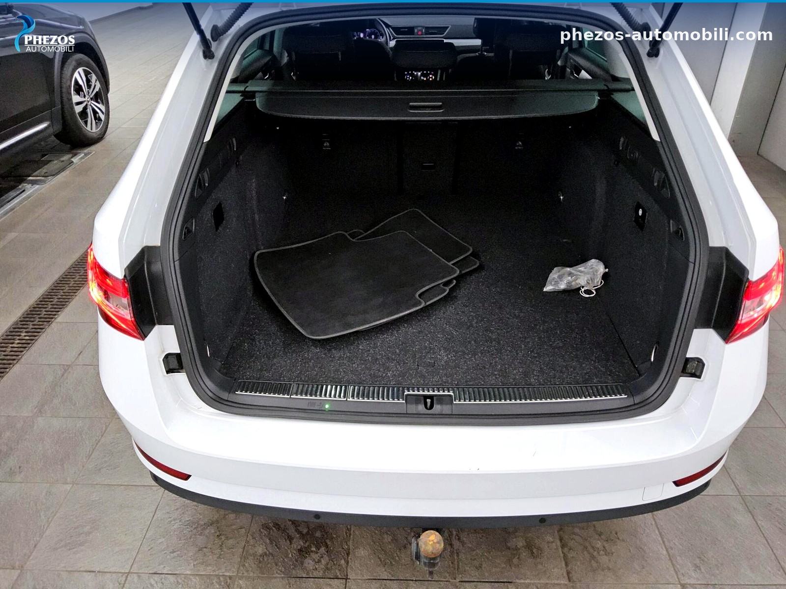 Škoda Superb Kombi 1.4 TSI iV Ambition, fotografija 12