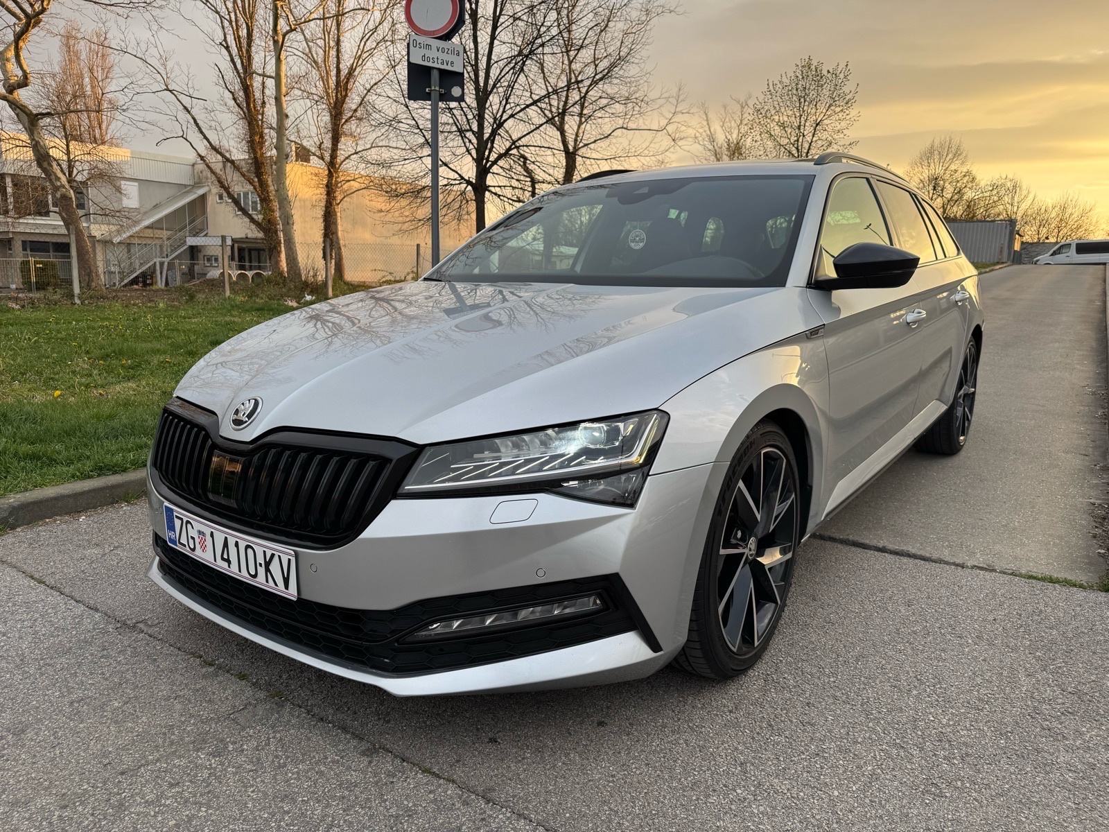 Škoda Superb Sportline 2,0 TDI automatik *PANORAMA* *MATRIX* *VIRTUAL*, pogled izvana