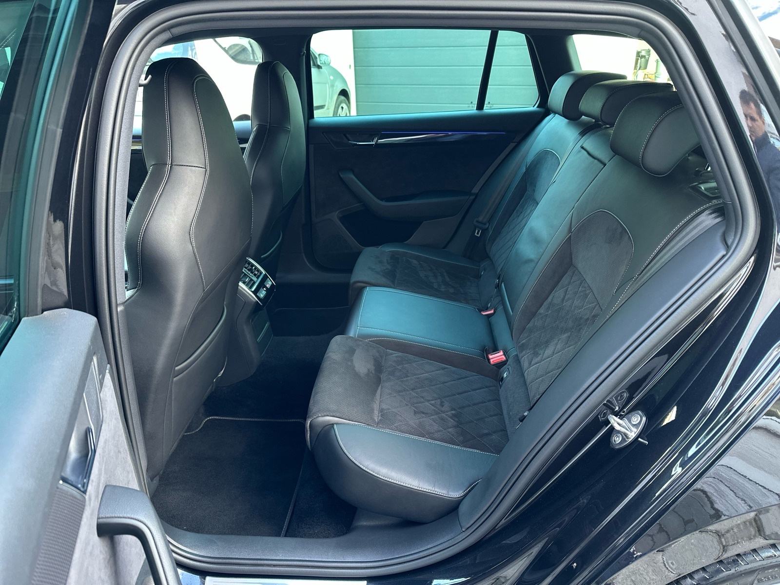 Škoda Superb Sportline 2,0 TDI automatik TOP STANJE -SERVIS-GARANCIJA!, fotografija 11