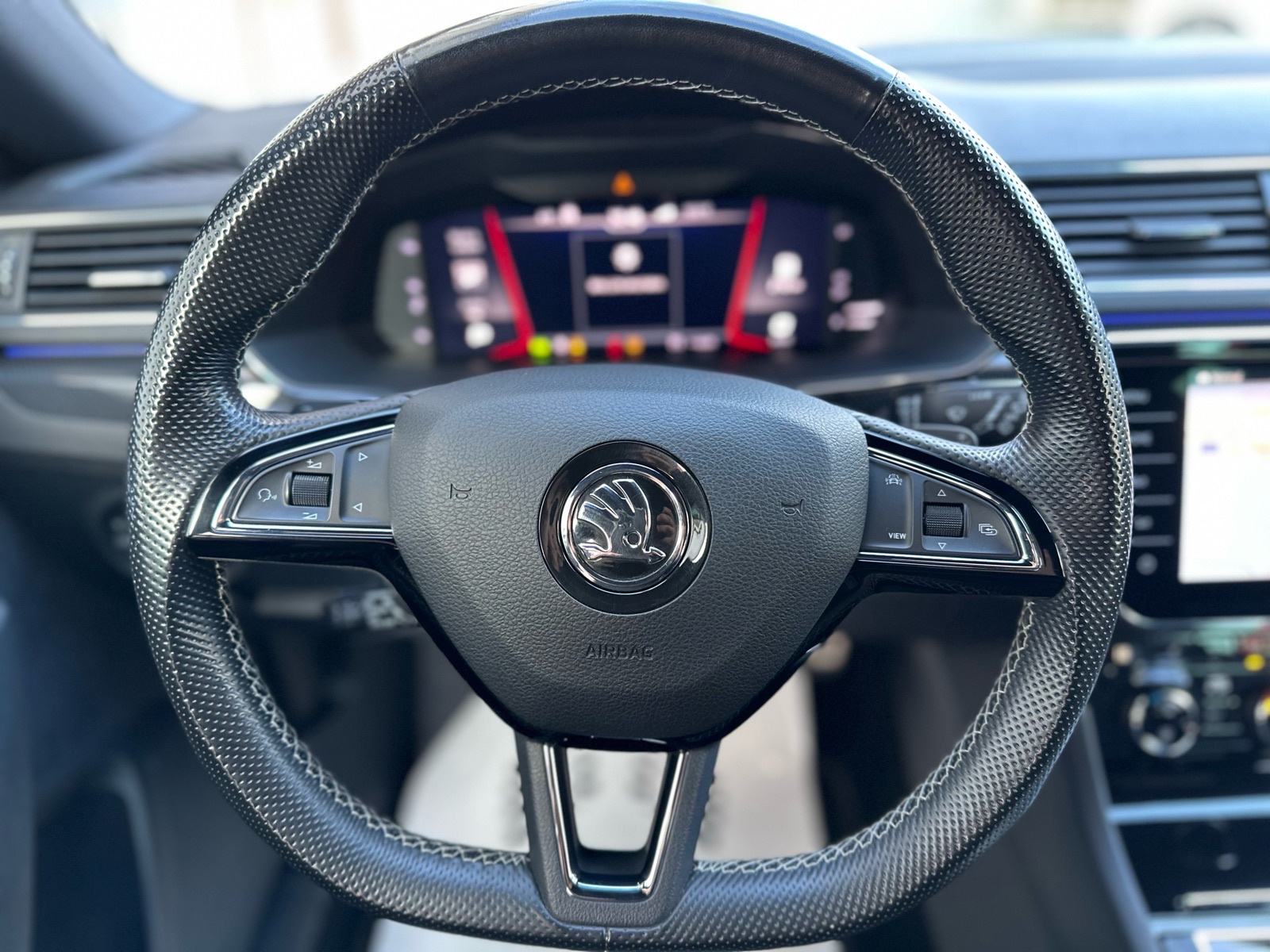 Škoda Superb Sportline 2,0 TDI automatik TOP STANJE -SERVIS-GARANCIJA!, fotografija 13