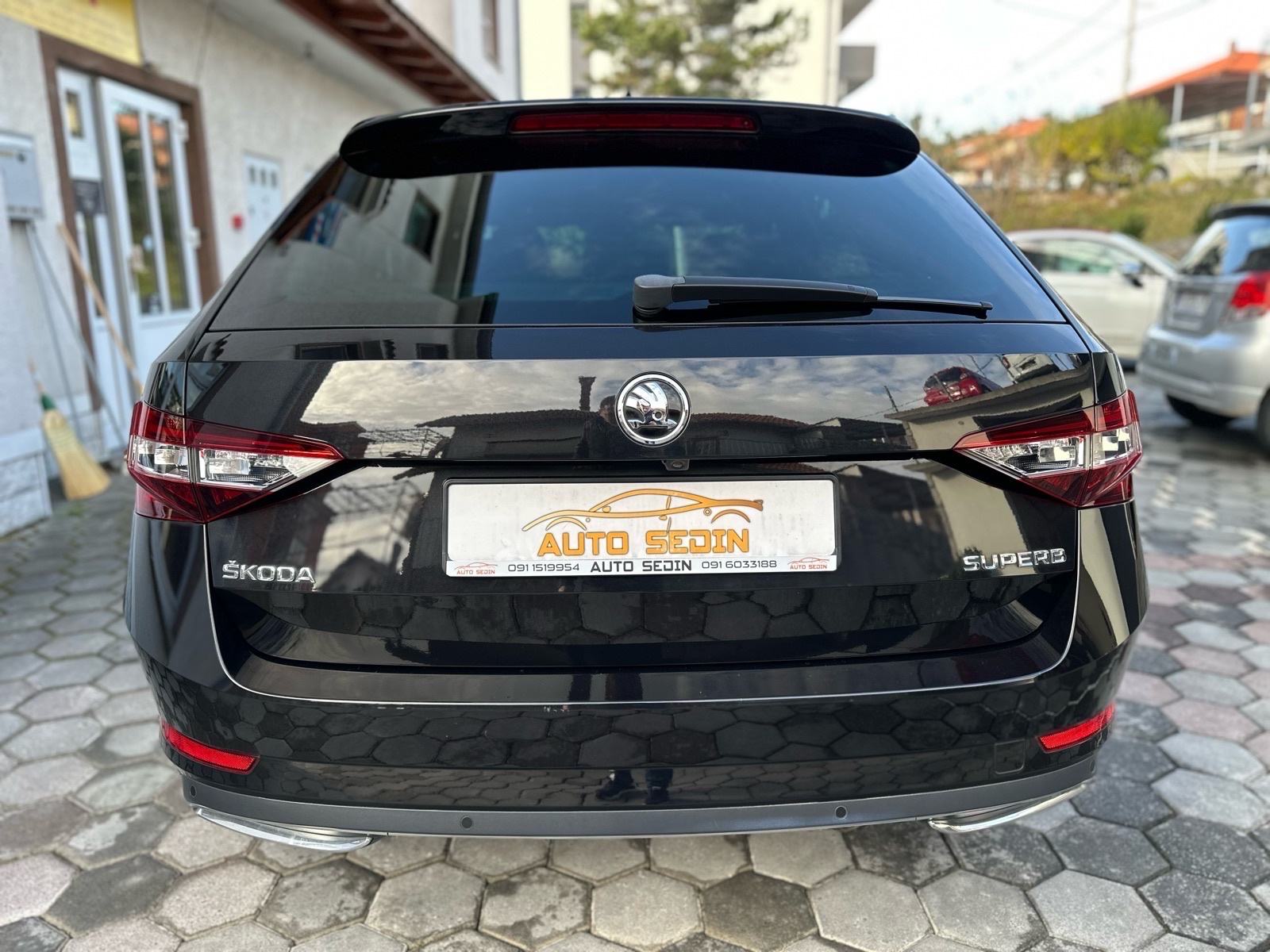 Škoda Superb Sportline 2,0 TDI automatik TOP STANJE -SERVIS-GARANCIJA!, fotografija 4