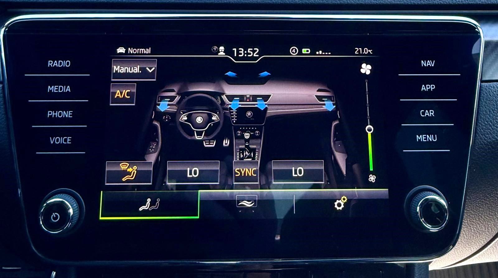Škoda Superb SportLine 2,0 TDi DSG⭐️ TVORNIČKA GARANCIJA 4 GODINE ⭐️, fotografija 18