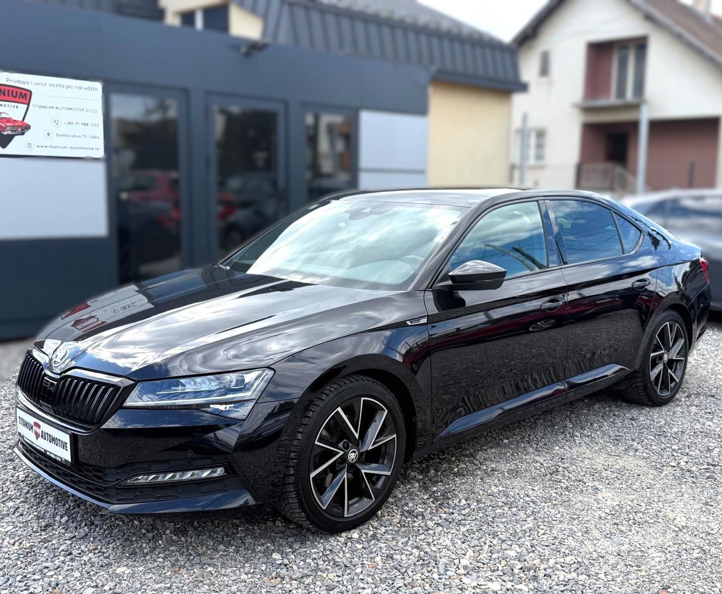 Škoda Superb SportLine 2,0 TDi DSG⭐️ TVORNIČKA GARANCIJA 4 GODINE ⭐️, fotografija 1