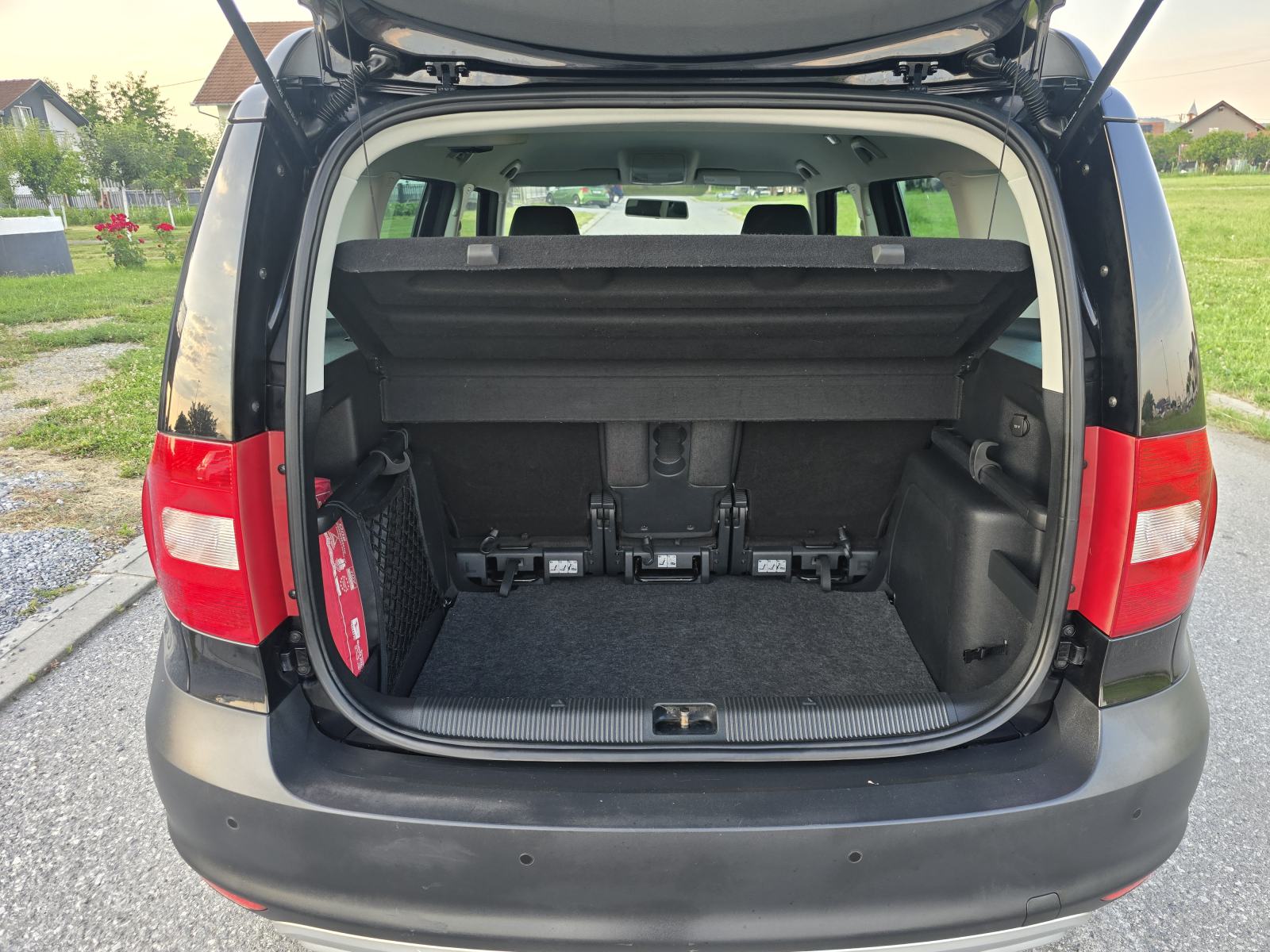 Škoda Yeti 1,6 TDI-2013god.mod-KLIMA-alu,167tkm,chrom,tempomat,KARTICE, fotografija 8