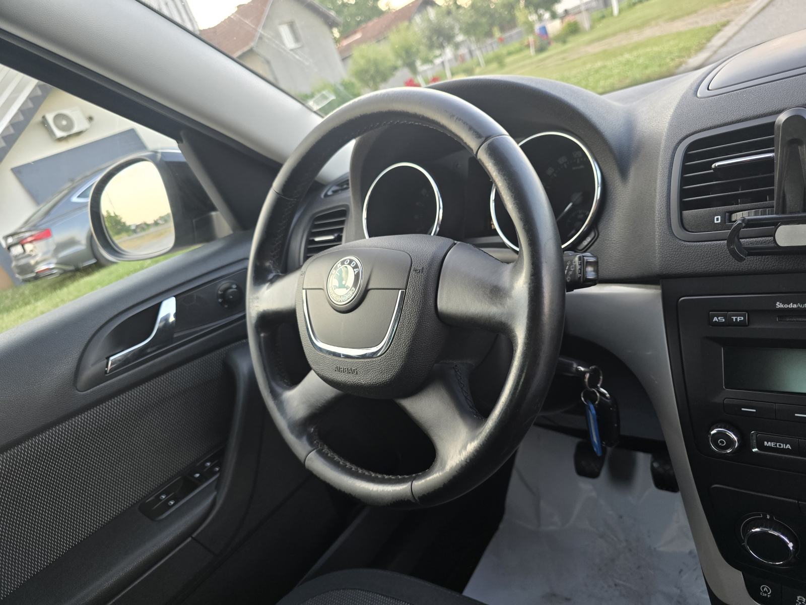 Škoda Yeti 1,6 TDI-2013god.mod-KLIMA-alu,167tkm,chrom,tempomat,KARTICE, fotografija 11