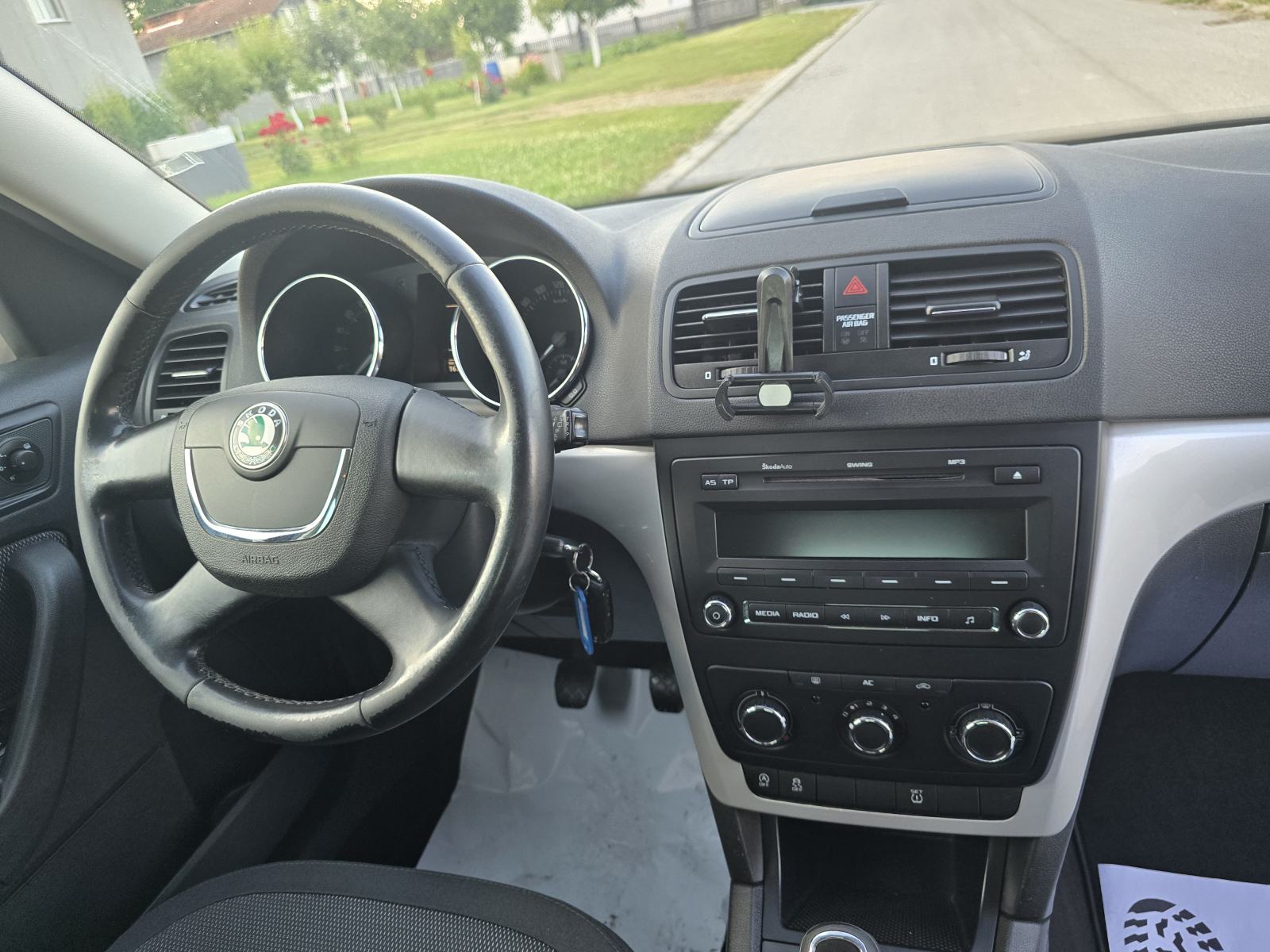 Škoda Yeti 1,6 TDI-2013god.mod-KLIMA-alu,167tkm,chrom,tempomat,KARTICE, fotografija 13