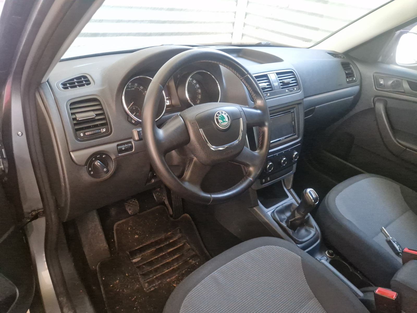 Škoda Yeti 1,6 TDI kuka Kartice do 36 mj jamstvo uz dogovor, fotografija 15