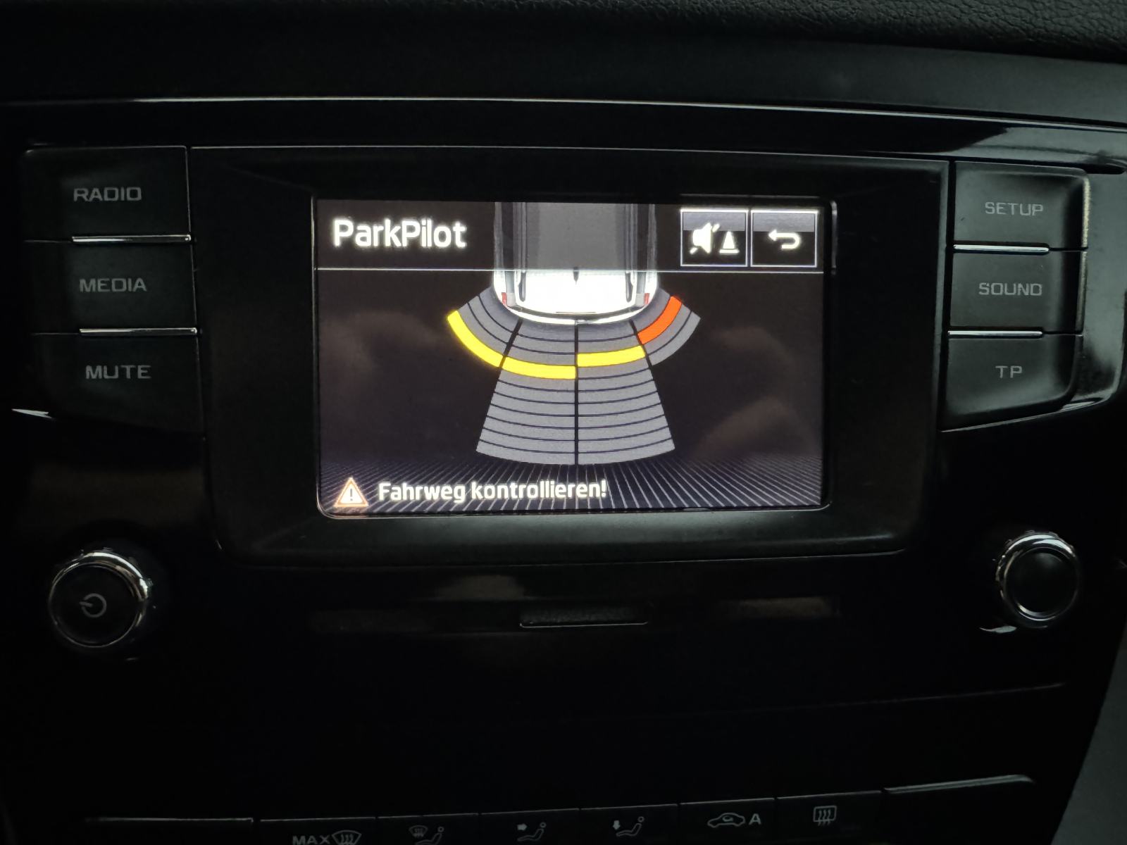 Škoda Yeti 2,0 TDI ⭐ Outdoor ⭐ PDC, Tempomat, Grijj. Sjed., Euro kuka, fotografija 12