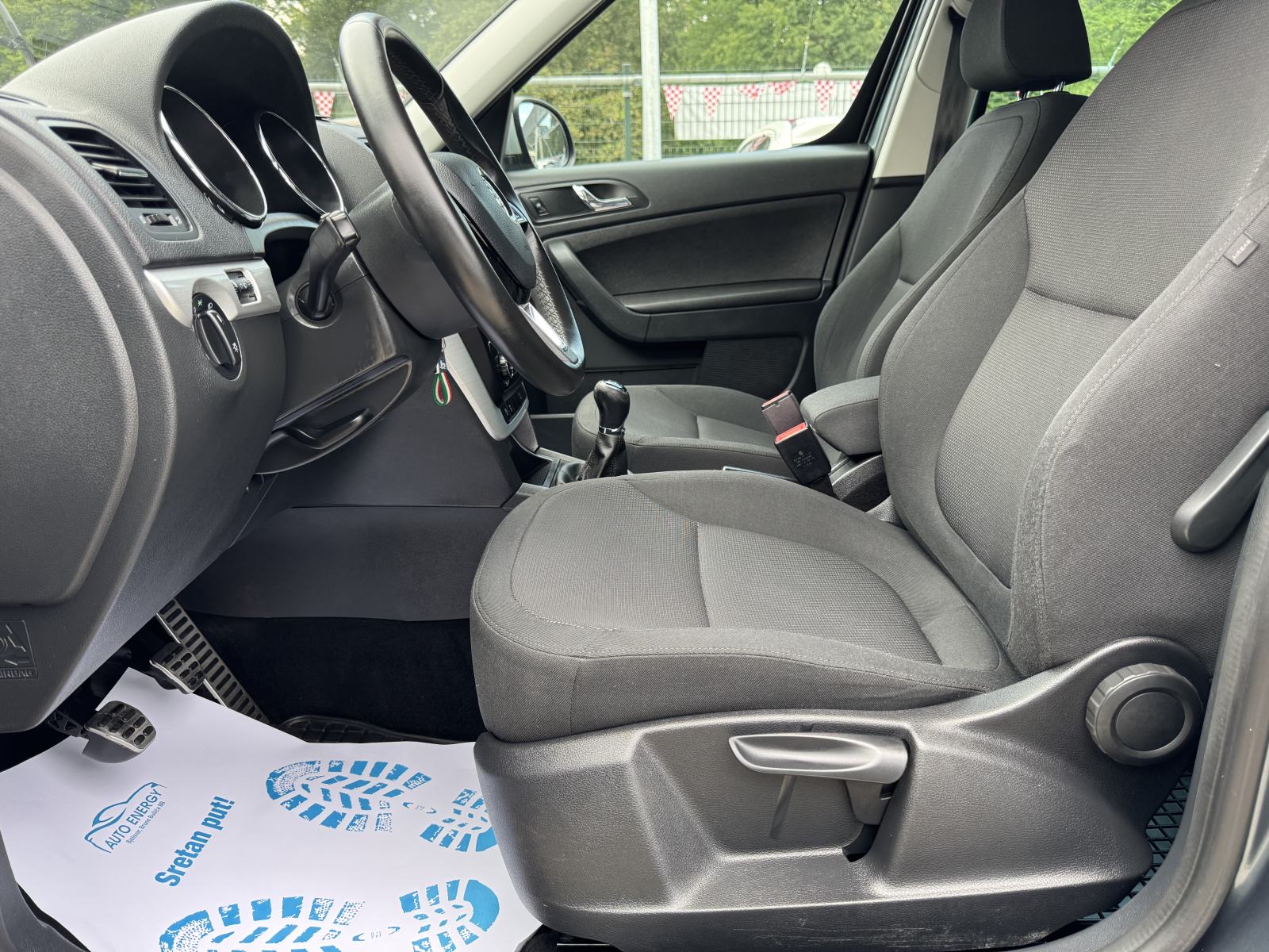 Škoda Yeti 2,0 TDI ⭐ Outdoor ⭐ PDC, Tempomat, Grijj. Sjed., Euro kuka, fotografija 10