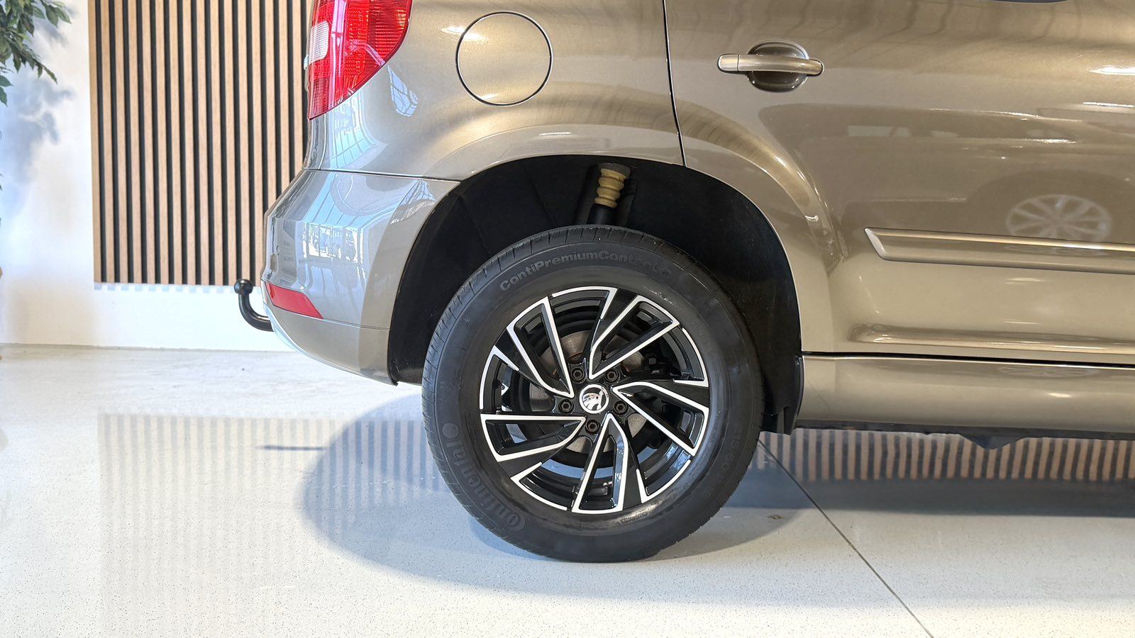 Škoda Yeti 2,0 TDI *TEMPOMAT - PDC - ALU 16'' - 12 MJ JAMSTVO*, fotografija 11
