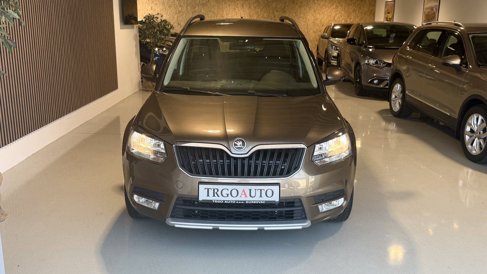 Škoda Yeti 2,0 TDI *TEMPOMAT - PDC - ALU 16'' - 12 MJ JAMSTVO*, fotografija 2