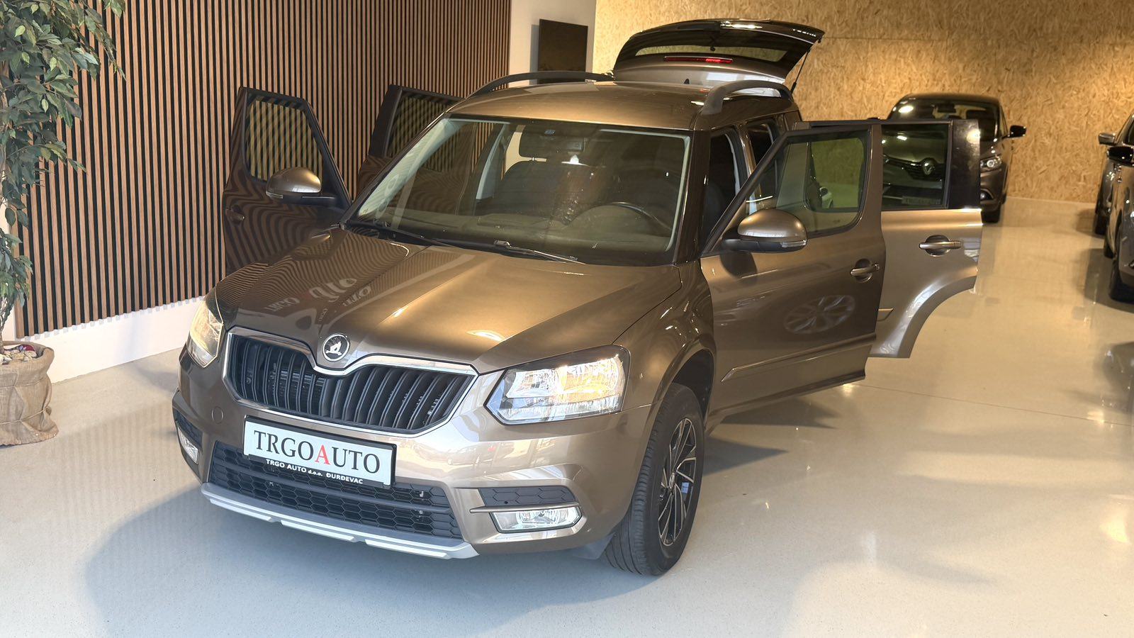 Škoda Yeti 2,0 TDI *TEMPOMAT - PDC - ALU 16'' - 12 MJ JAMSTVO*, fotografija 4