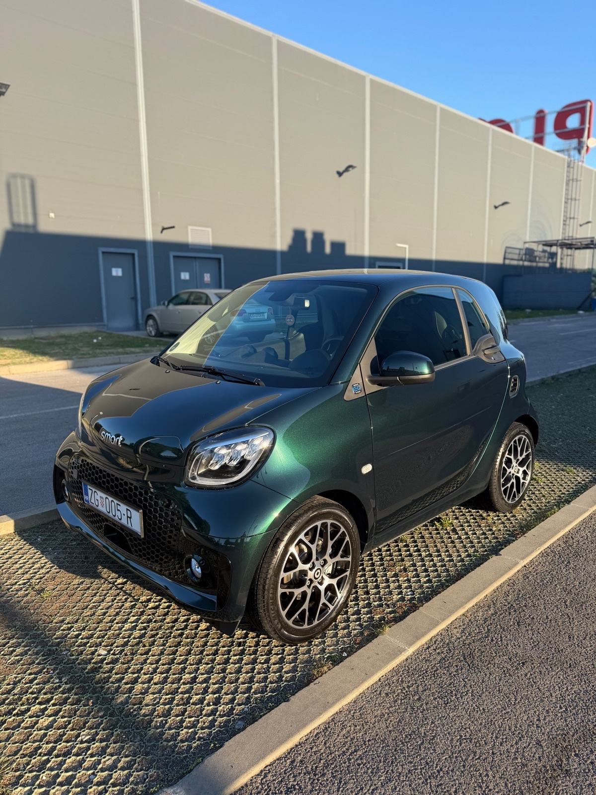 Smart EQ Coupe ** JBL **, pogled izvana - slika 1