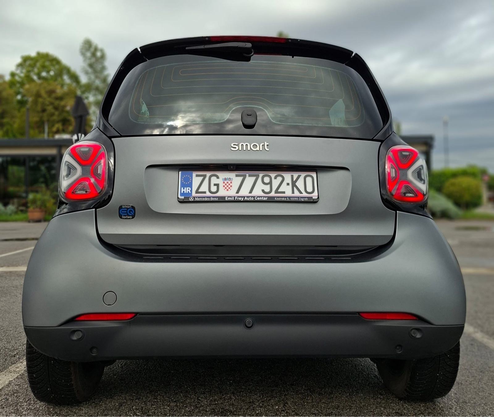 Smart EQ fortwo EXCLUSIVE/LED/PANORAMA/KAMERA/CARPLAY/REG 1 GOD, fotografija 4