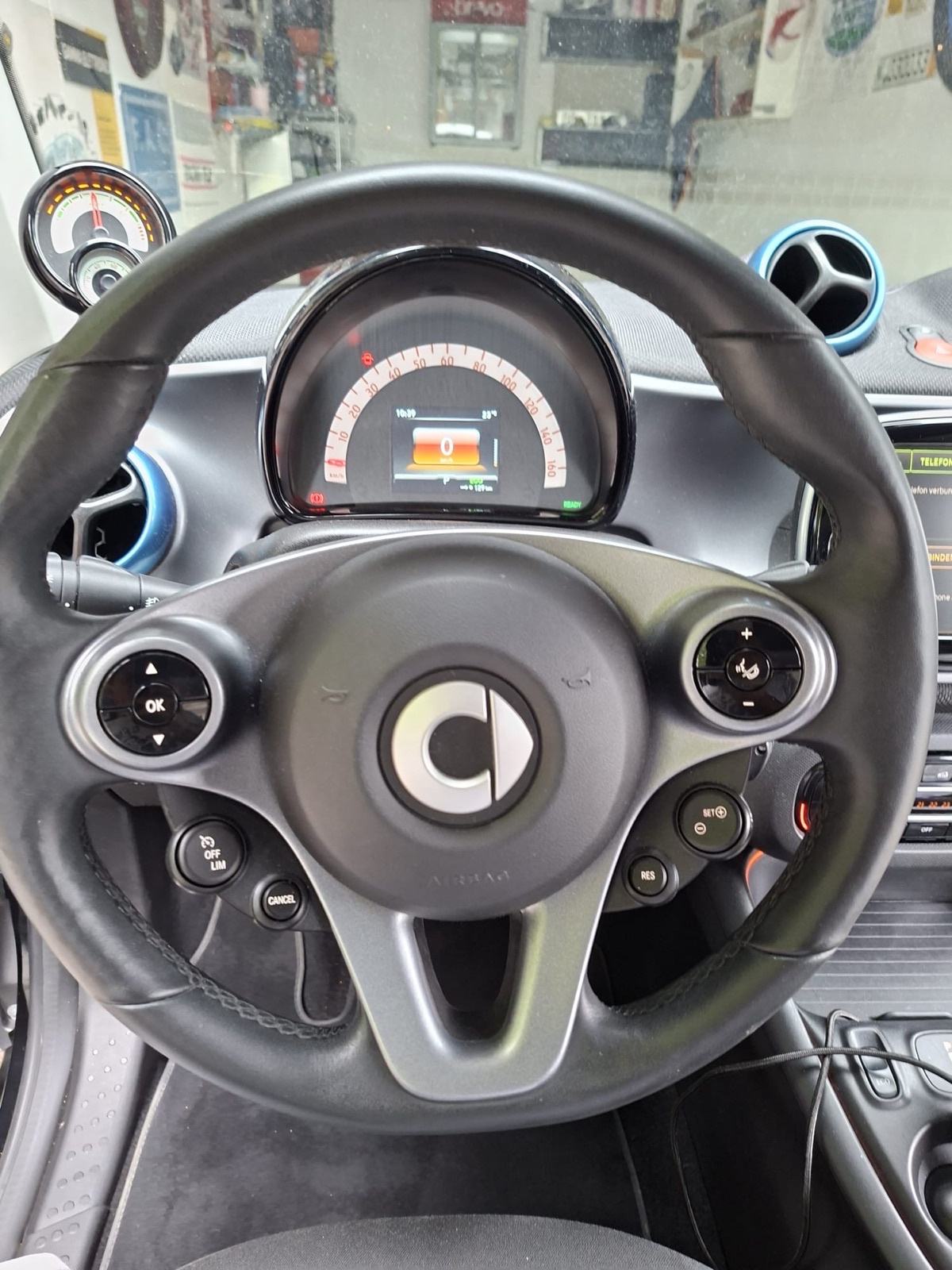 Smart EQ fortwo EXCLUSIVE/LED/PANORAMA/KAMERA/CARPLAY/REG 1 GOD, fotografija 5
