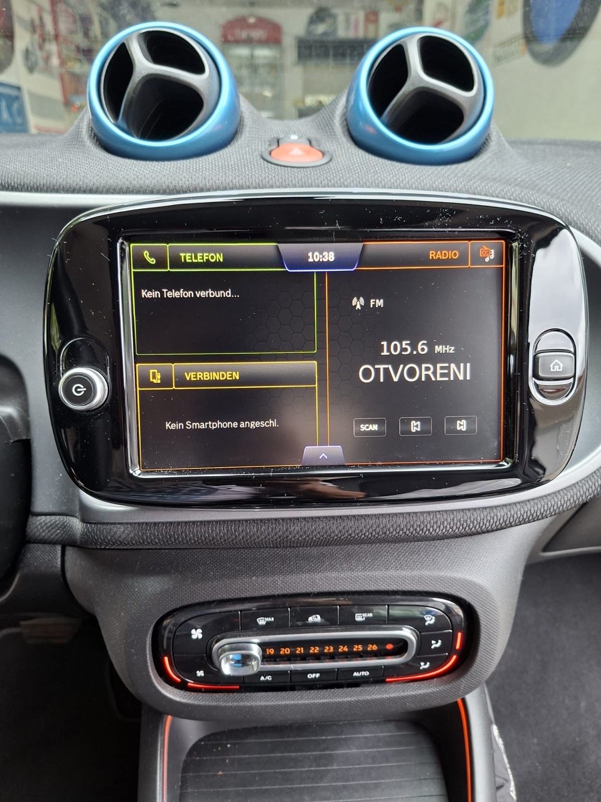 Smart EQ fortwo EXCLUSIVE/LED/PANORAMA/KAMERA/CARPLAY/REG 1 GOD, fotografija 10