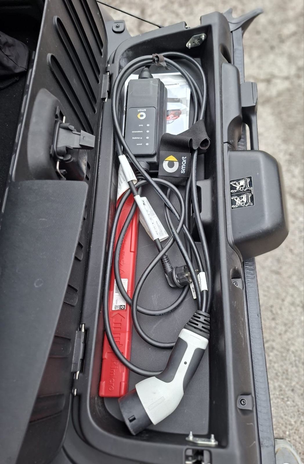 Smart EQ fortwo EXCLUSIVE/LED/PANORAMA/KAMERA/CARPLAY/REG 1 GOD, fotografija 13