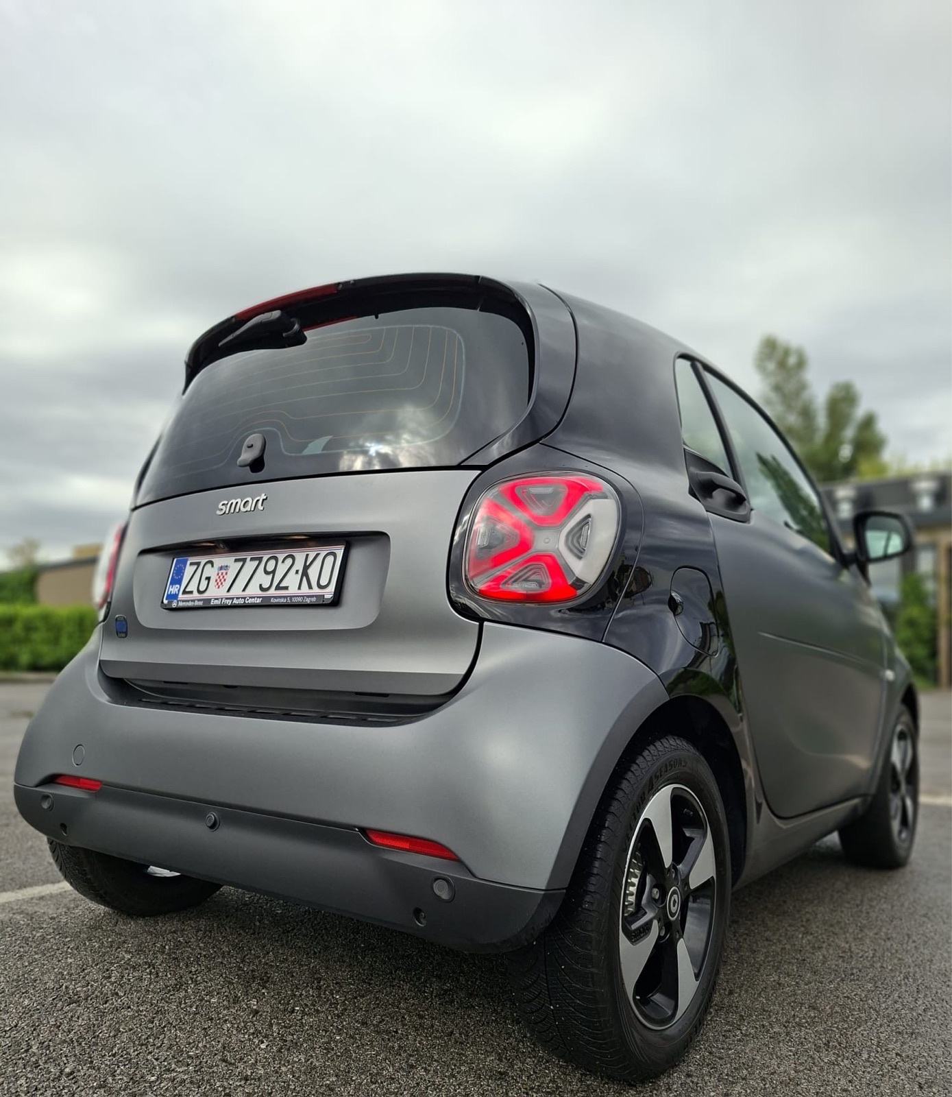 Smart EQ fortwo EXCLUSIVE/LED/PANORAMA/KAMERA/CARPLAY/REG 1 GOD, fotografija 20