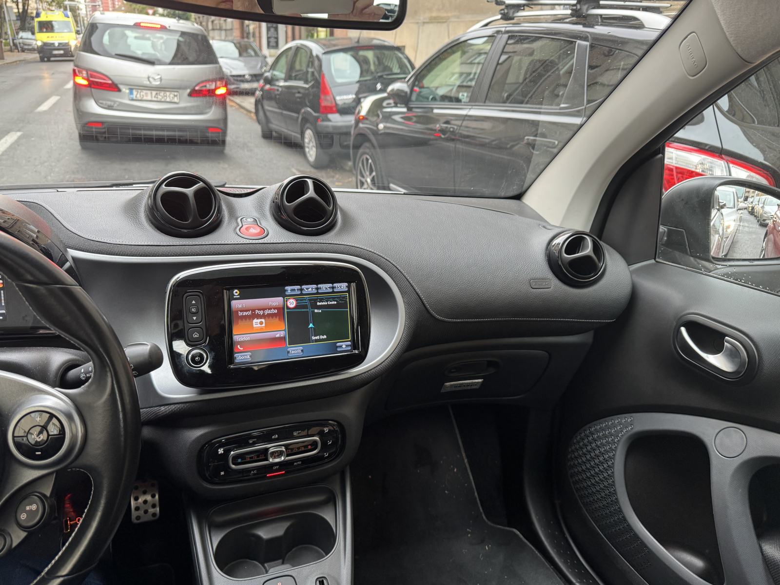 Smart EQ fortwo Brabus – 2019. – 22 kW – PANORAMA – KOŽA – TOP STANJE, fotografija 10