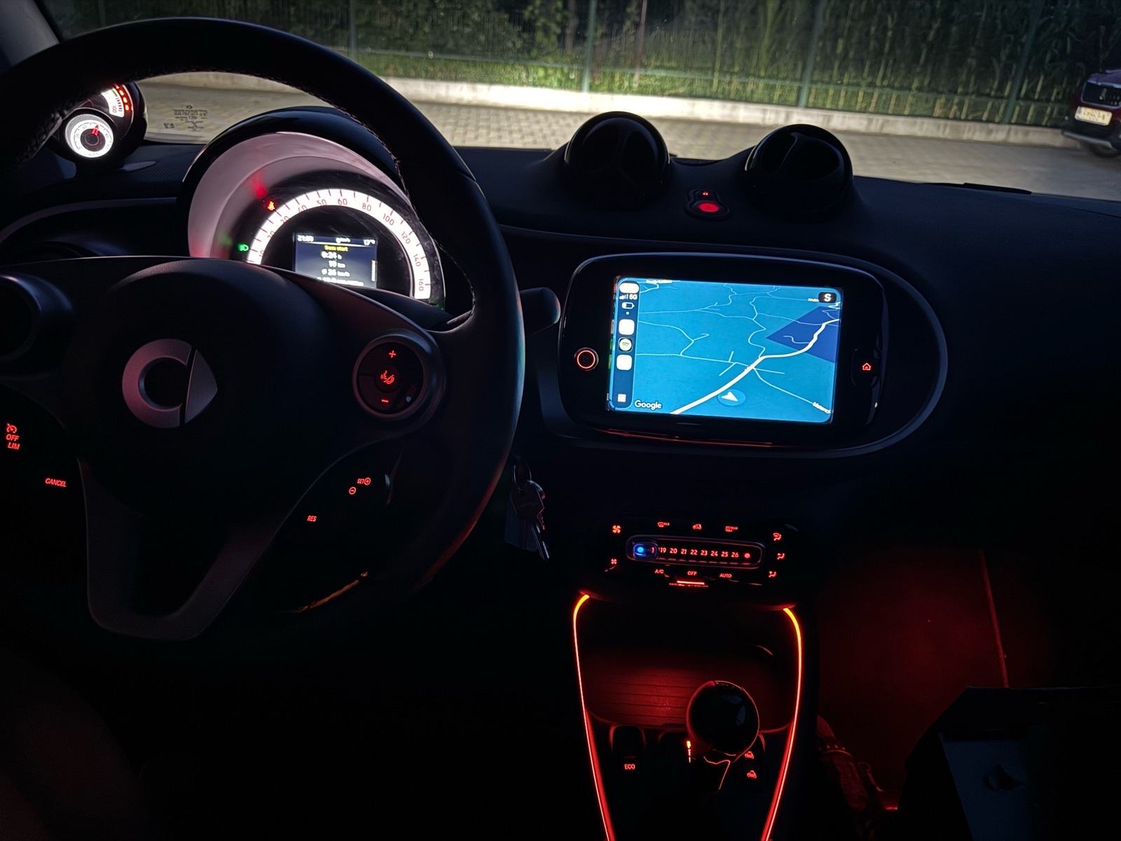 Smart EQ fortwo 1.3€/100 *Cabrio*JBL*REG.GOD DANA*, fotografija 17