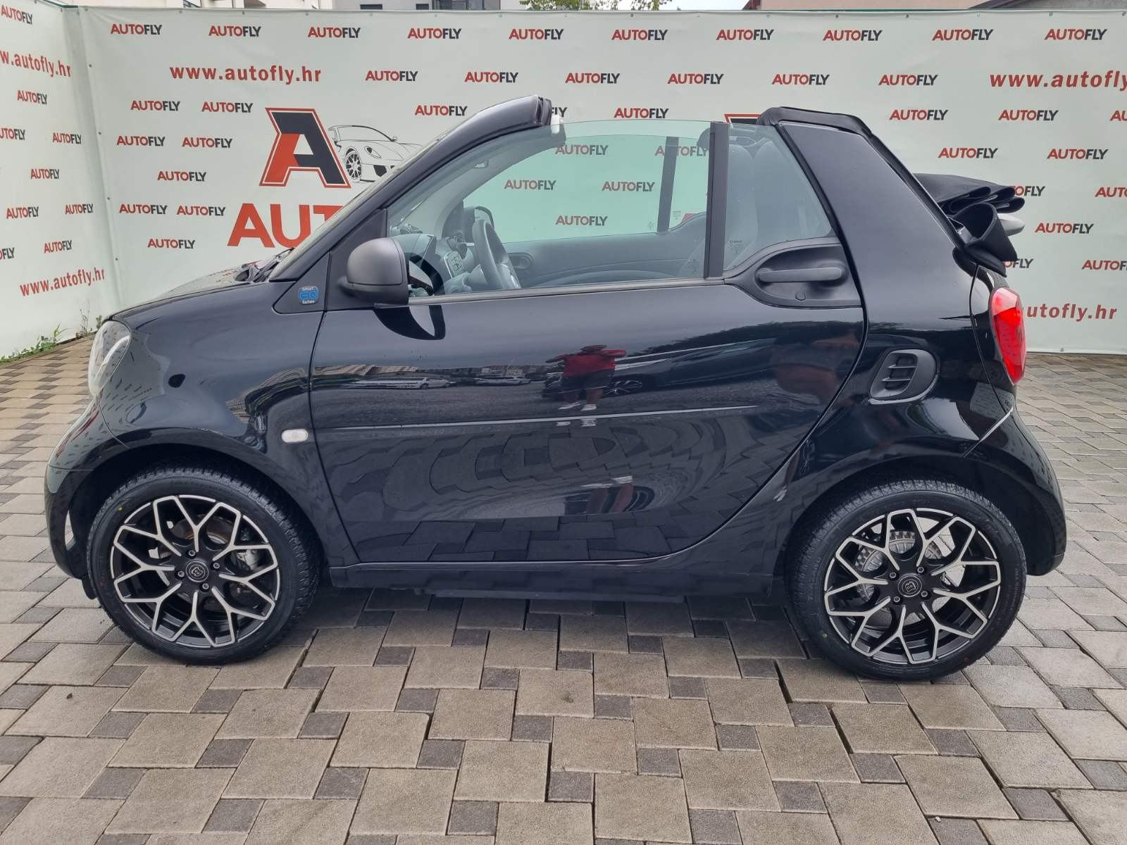 Smart EQ fortwo Cabrio, Tempomat, MF volan, 16"alu, fotografija 4