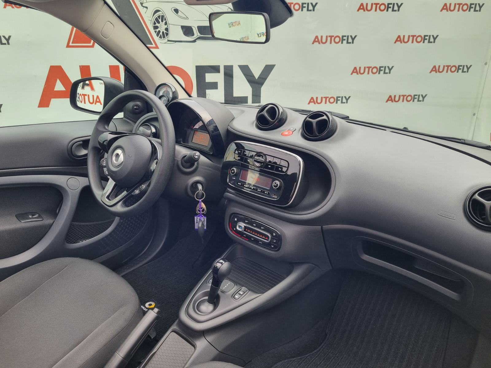 Smart EQ fortwo Cabrio, Tempomat, MF volan, 16"alu, fotografija 16