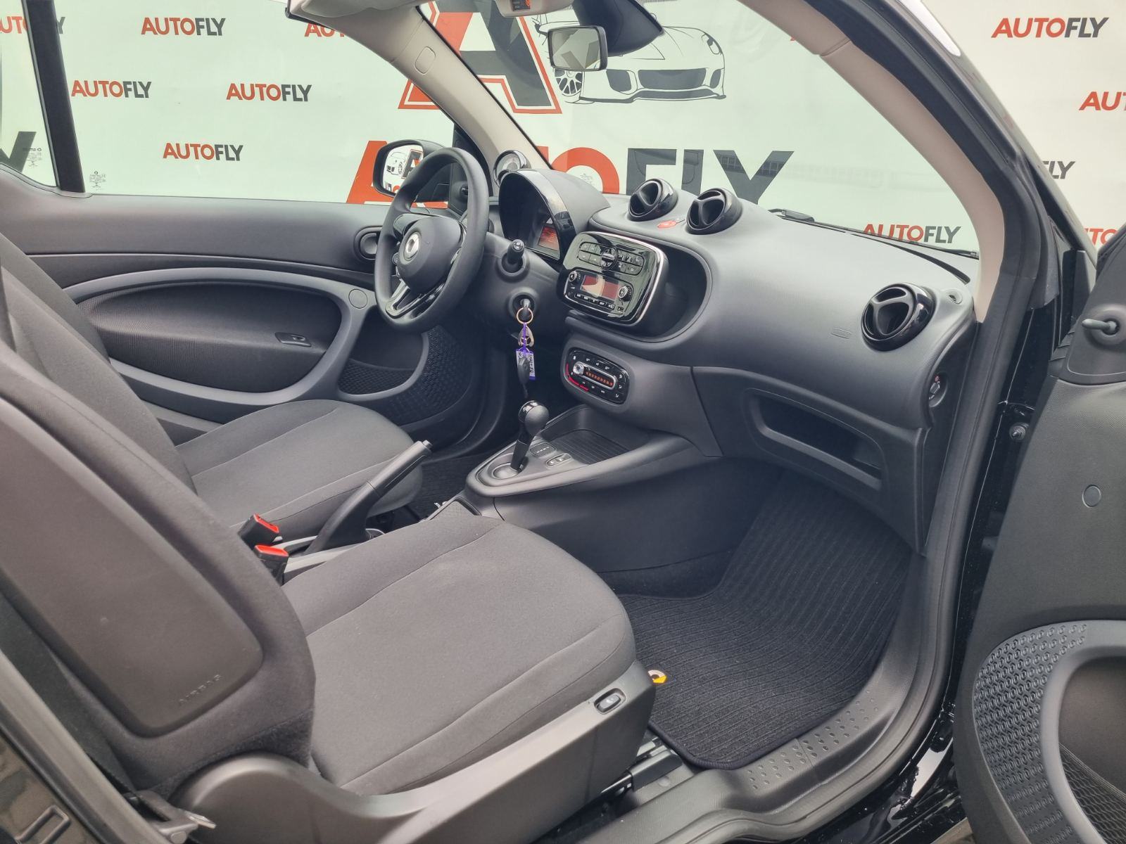 Smart EQ fortwo Cabrio, Tempomat, MF volan, 16"alu, fotografija 15